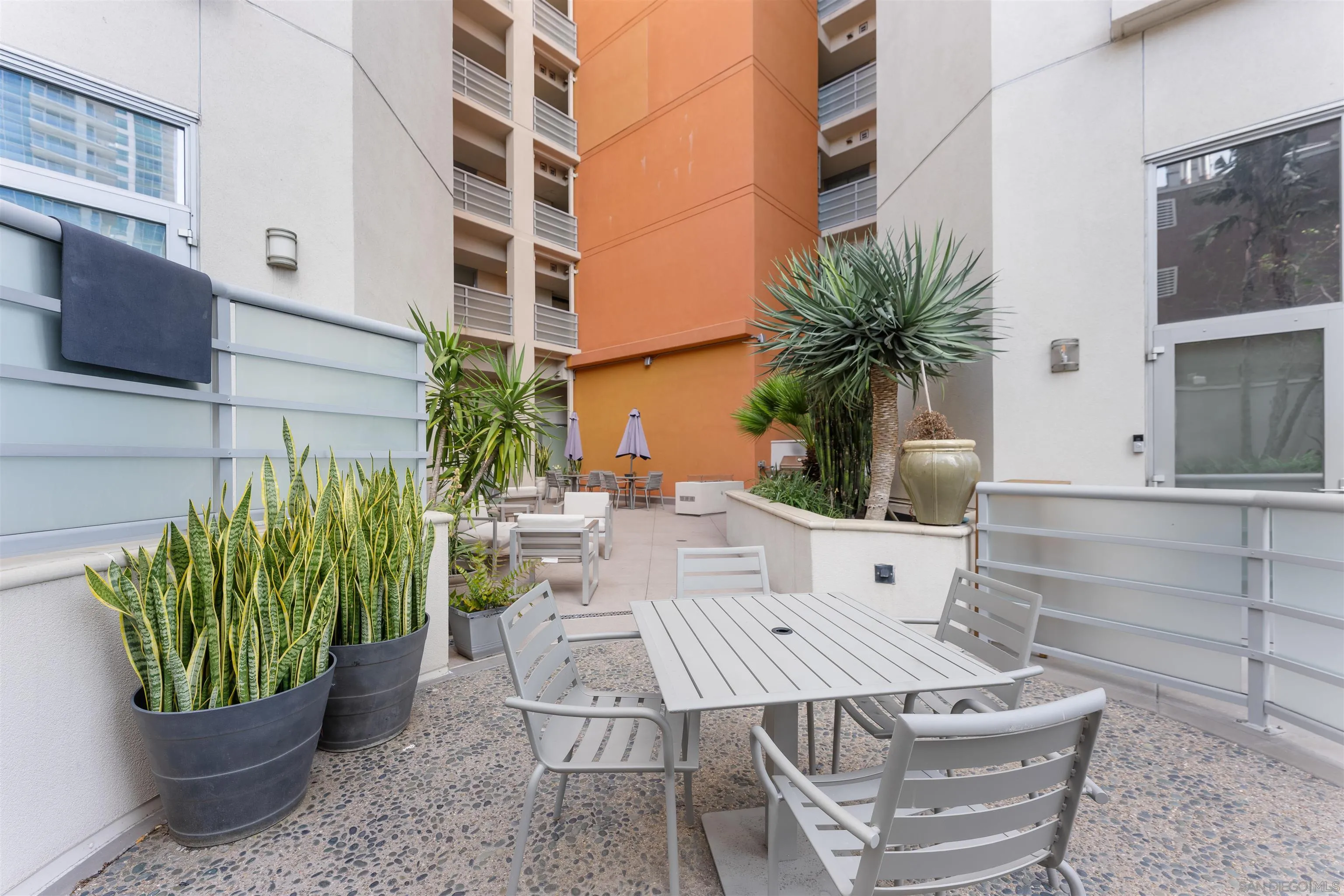 https://cdn.realtyfeed.com/cdn/127/260025002/f19c7b03ac40355b400e11332af3c924.webp