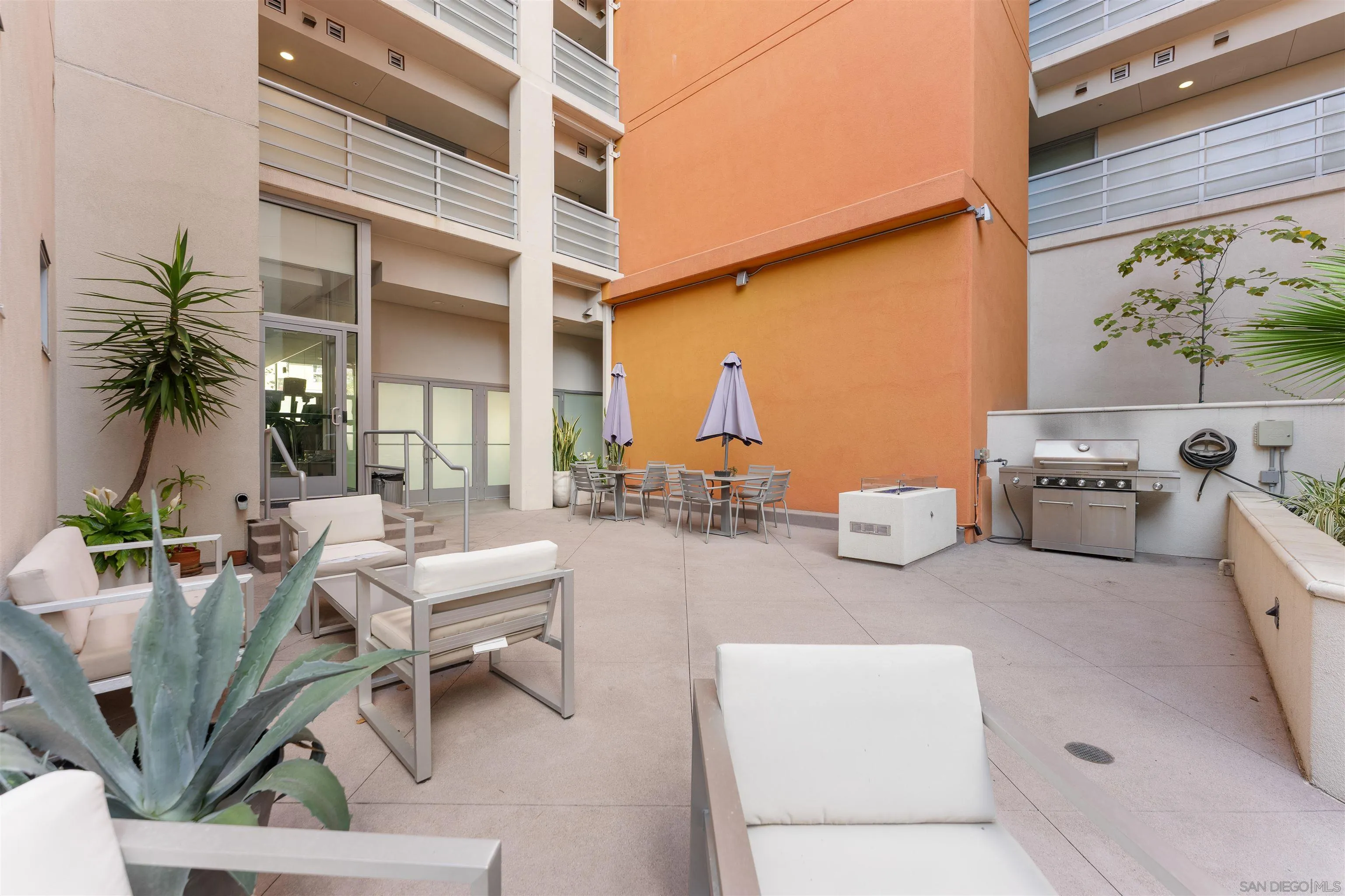 https://cdn.realtyfeed.com/cdn/127/260025002/f70c2799b1d4190e9db2401a8e1e2d2a.webp