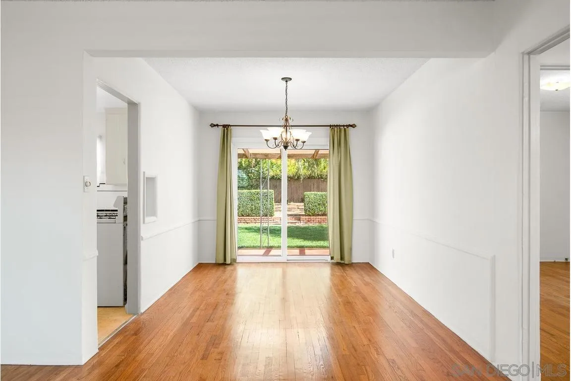 https://cdn.realtyfeed.com/cdn/127/260025008/5eff40f957c69f5dca973bf593e35548.webp