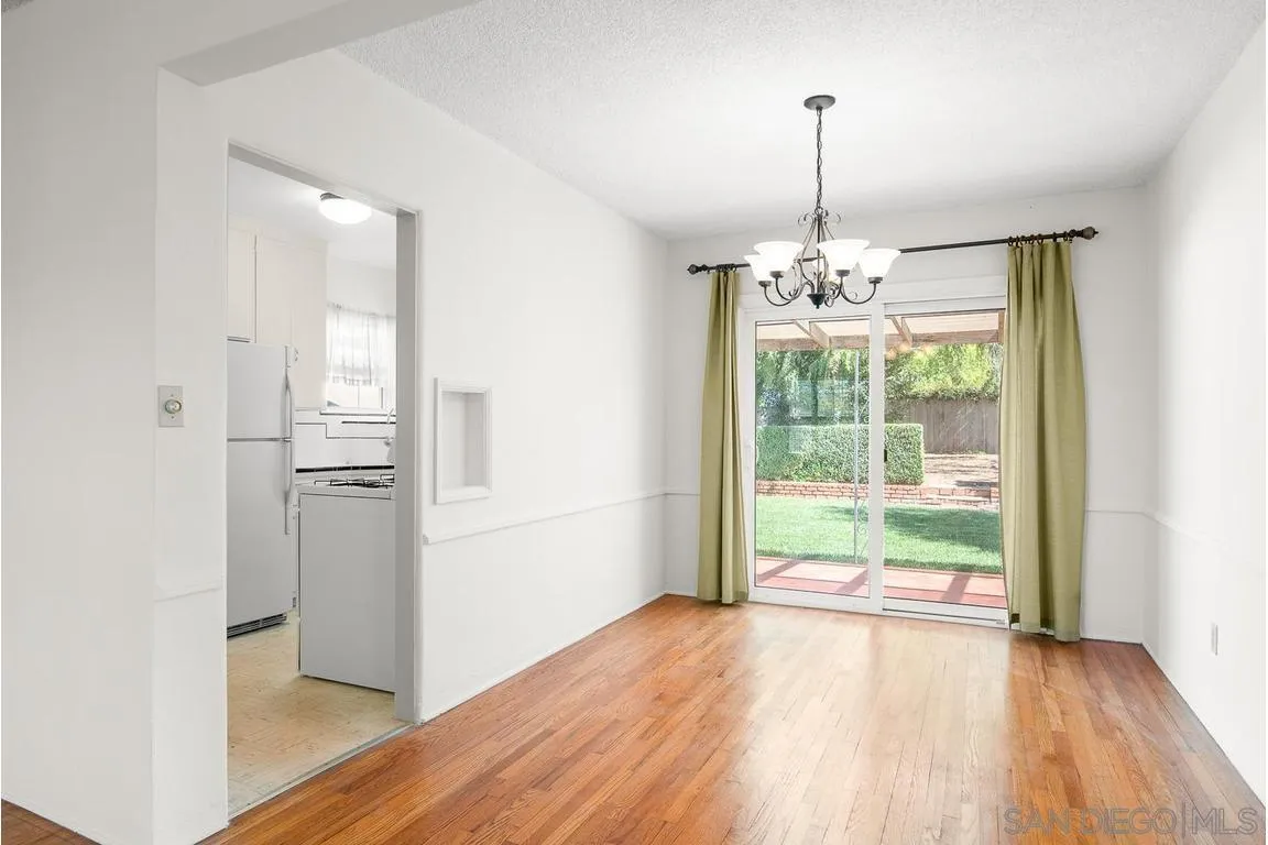 https://cdn.realtyfeed.com/cdn/127/260025008/90b38f0ff515d103bd0e1f7a9f55e446.webp