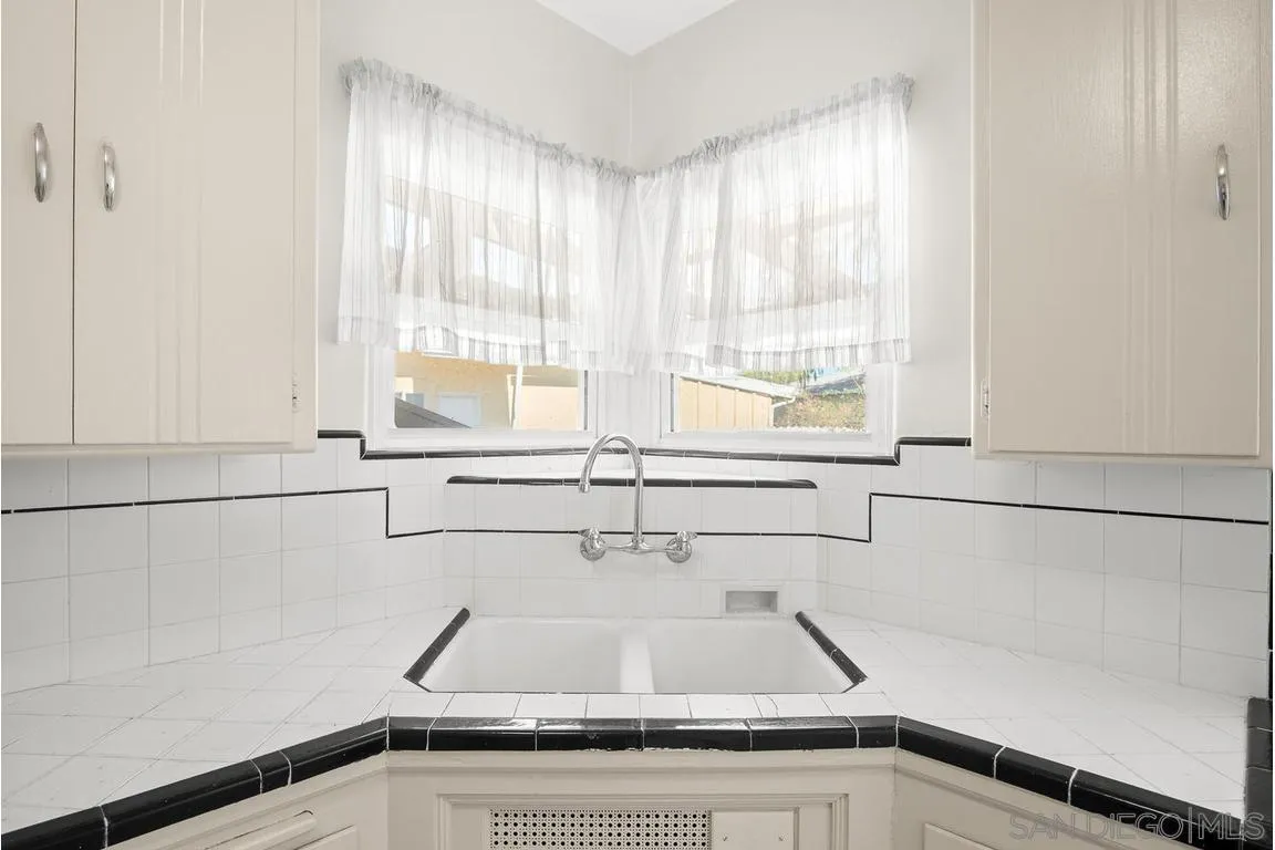 https://cdn.realtyfeed.com/cdn/127/260025008/e32a0aa1a943bce062ce3101b5178e76.webp