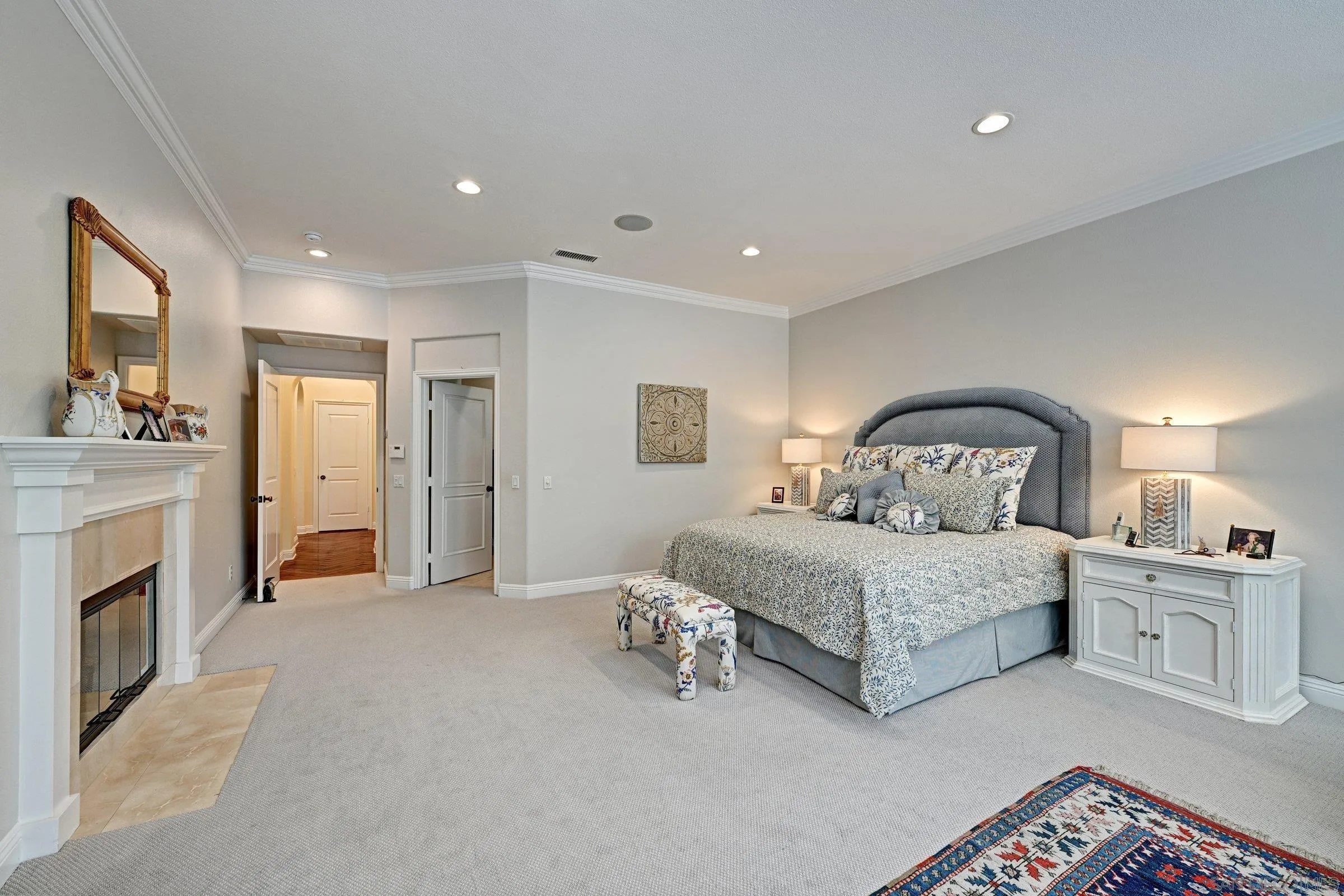 https://cdn.realtyfeed.com/cdn/127/260025010/1a5ace7344c1302309c4ea29a10e0c80.webp
