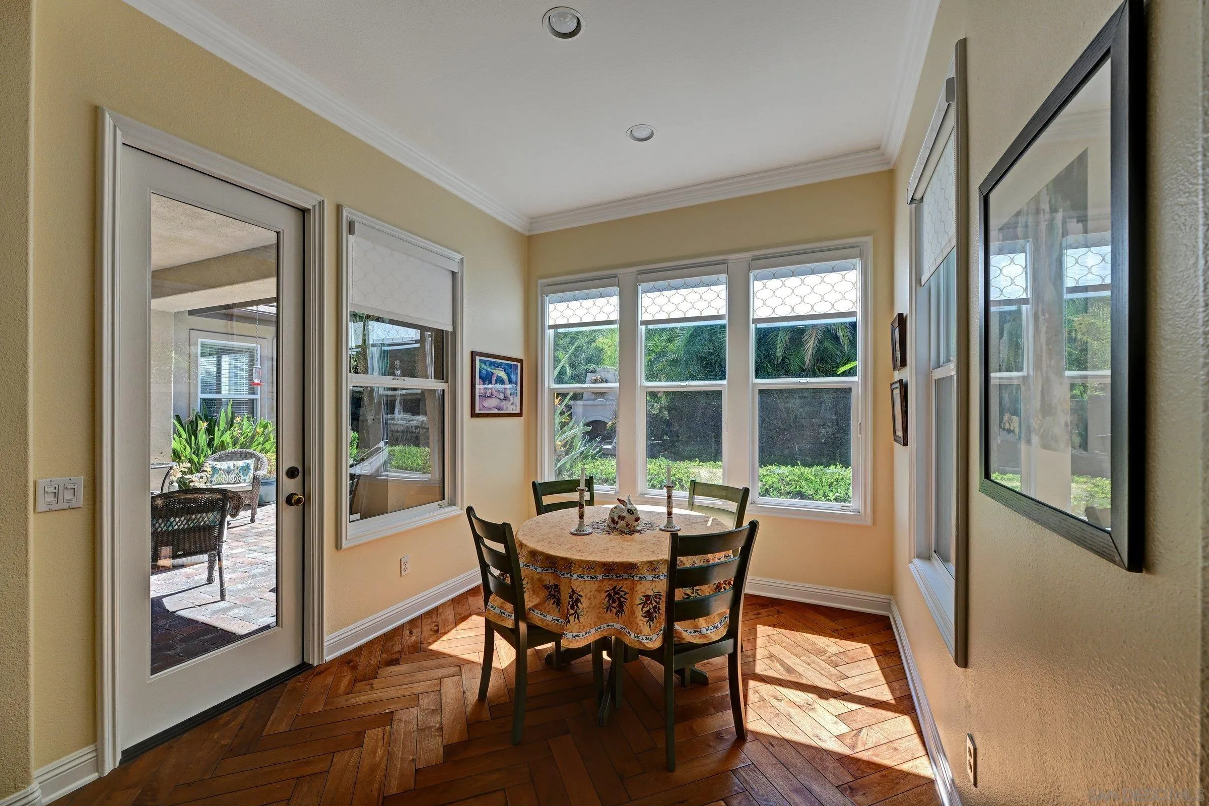 https://cdn.realtyfeed.com/cdn/127/260025010/1c1e20c2dab324a024d5954934e1ba1e.webp