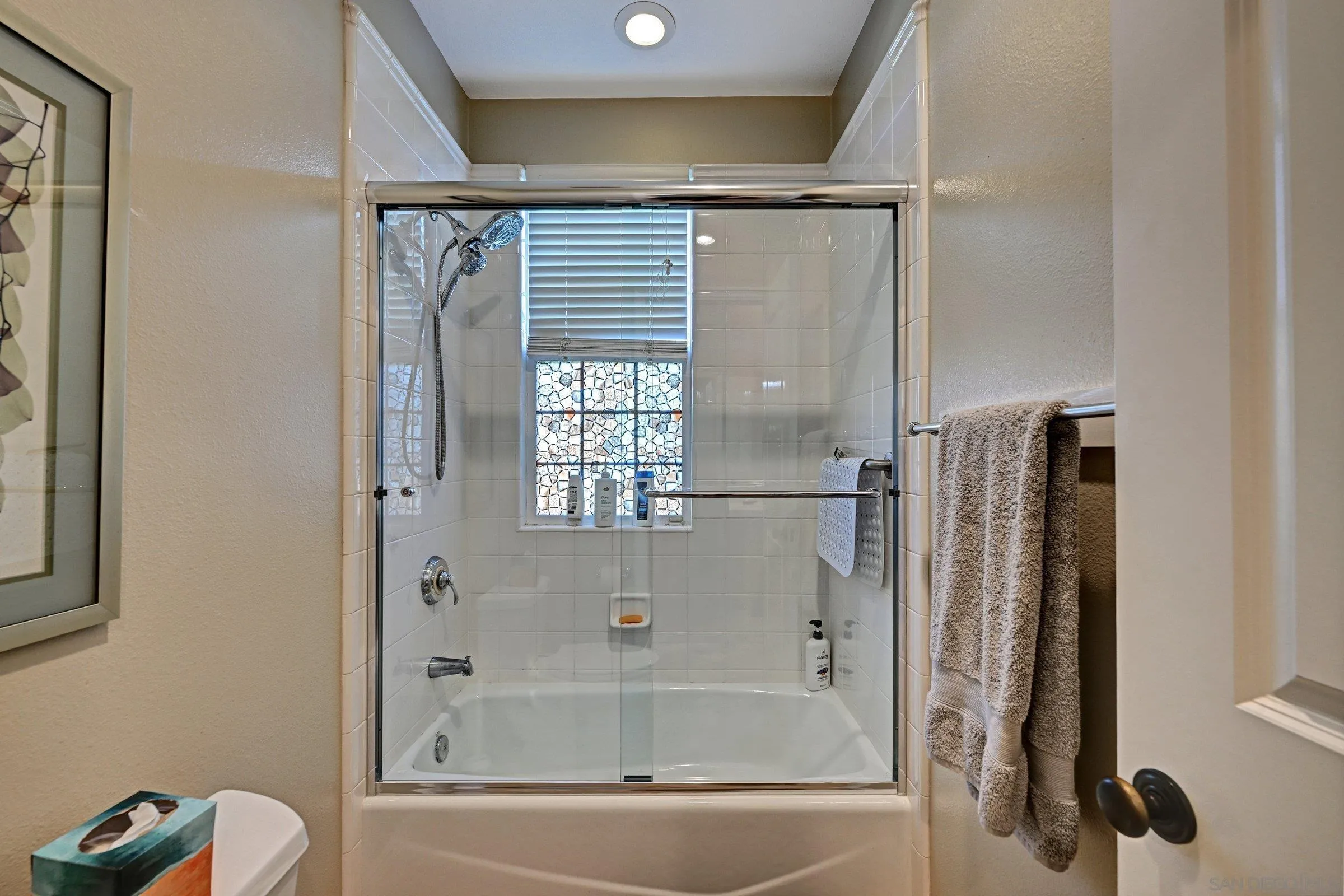 https://cdn.realtyfeed.com/cdn/127/260025010/63620518d959cfa7a334709db73b2a33.webp