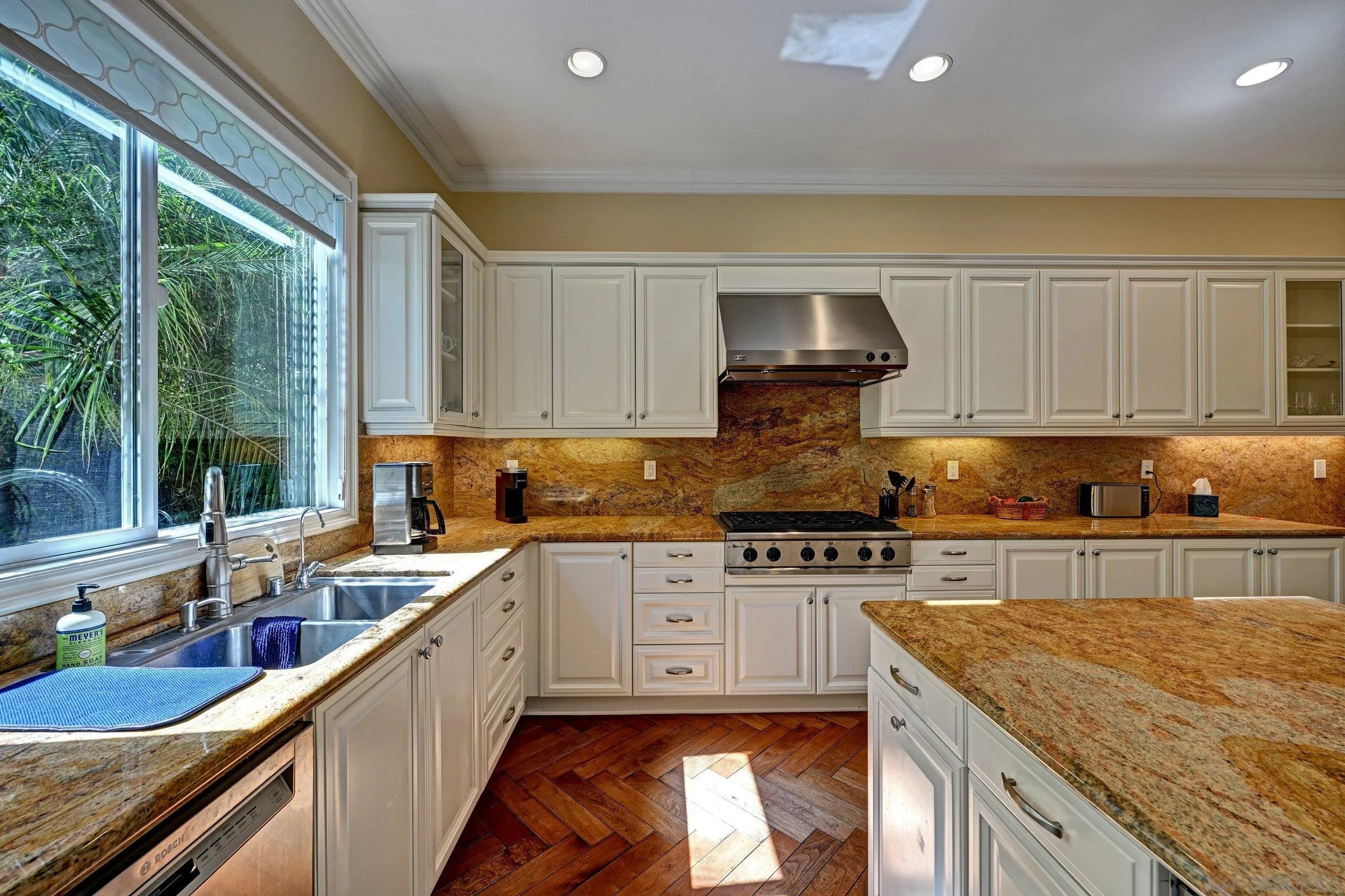 https://cdn.realtyfeed.com/cdn/127/260025010/830d303fac12a7d986106f08b5e7058e.webp