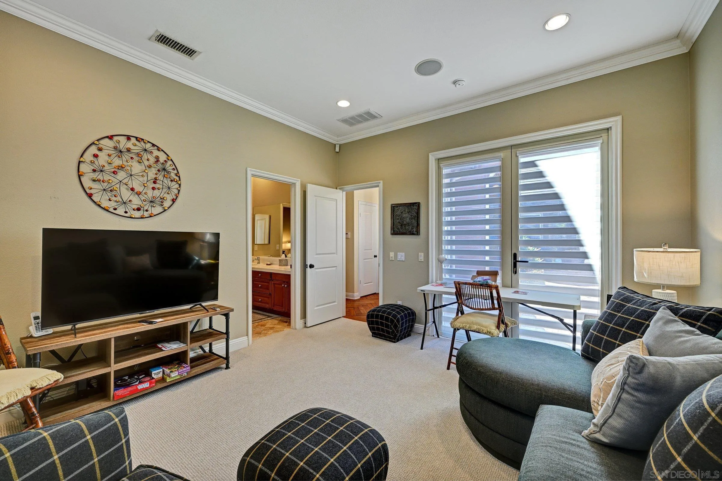 https://cdn.realtyfeed.com/cdn/127/260025010/a532667aa548e331d9176788c70bd423.webp