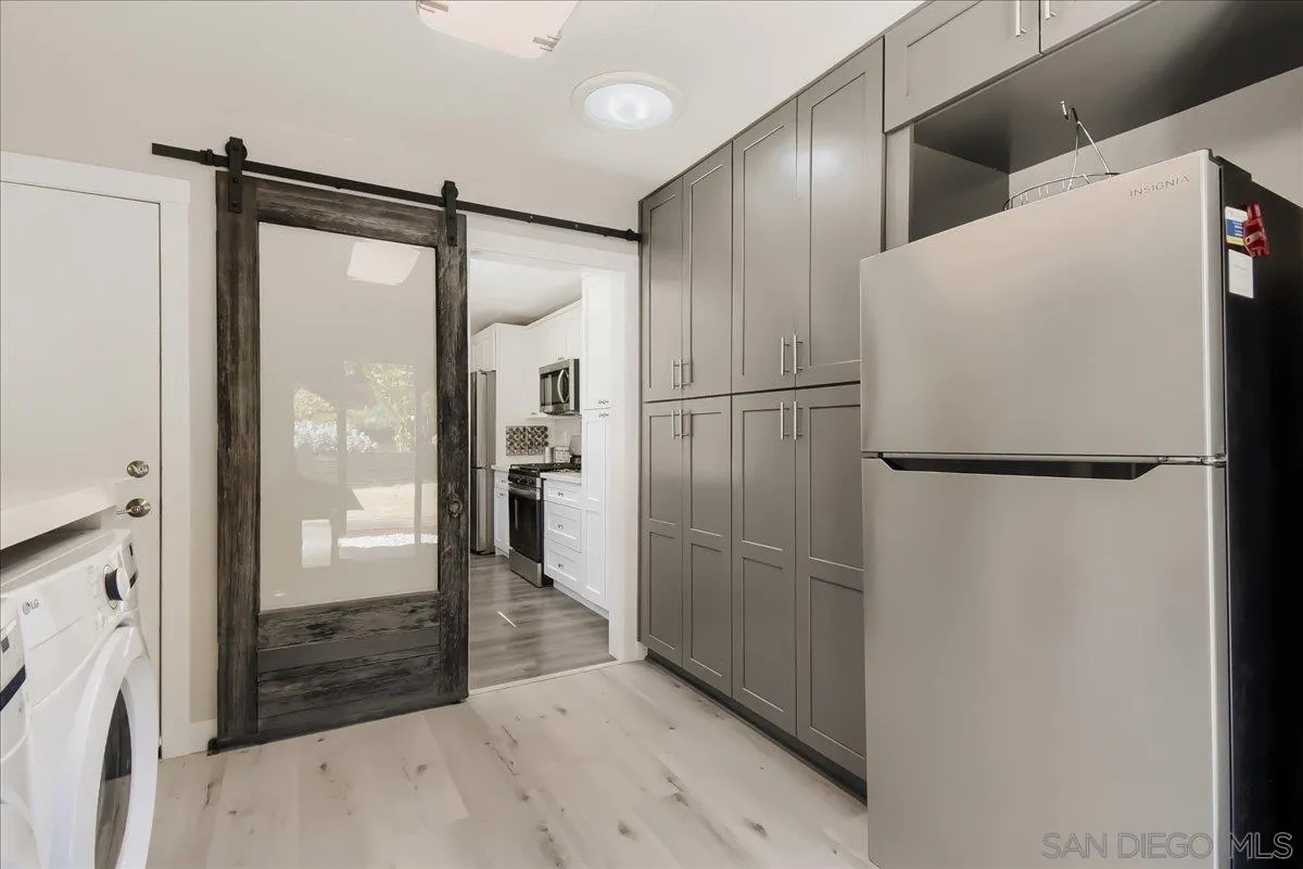 4902 Chateau Drive, San Diego, CA 92117 4902 Chateau Drive, San Diego, CA 92117