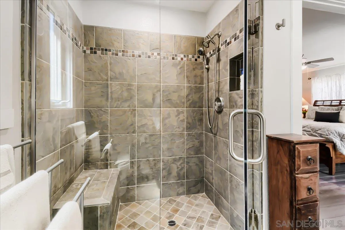 4902 Chateau Drive, San Diego, CA 92117 4902 Chateau Drive, San Diego, CA 92117