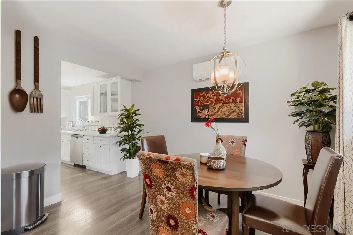 4902 Chateau Drive, San Diego, CA 92117 4902 Chateau Drive, San Diego, CA 92117