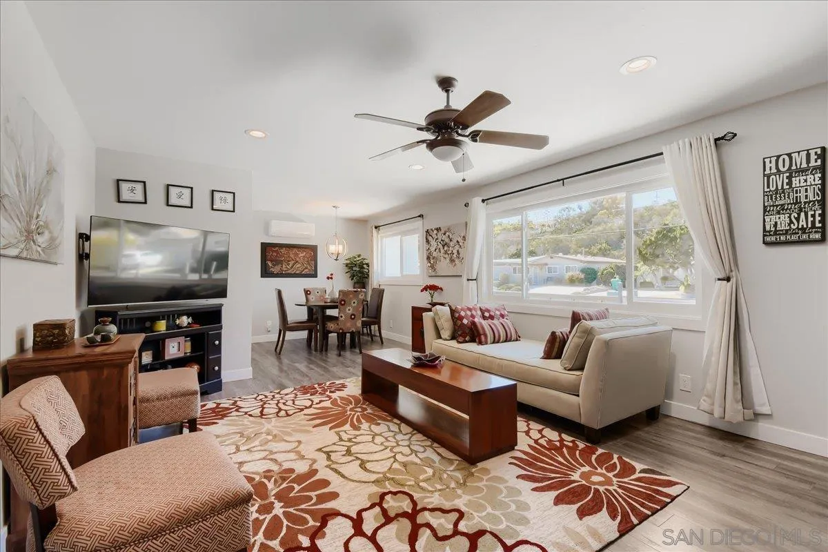 4902 Chateau Drive, San Diego, CA 92117 4902 Chateau Drive, San Diego, CA 92117