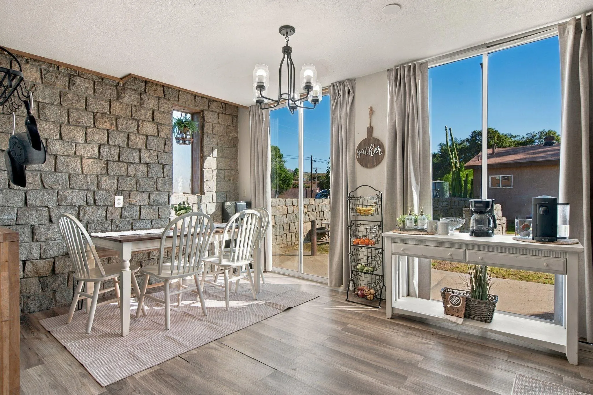 https://cdn.realtyfeed.com/cdn/127/260025012/001fe73f3017e11ca9975e6c55ab9d4f.webp
