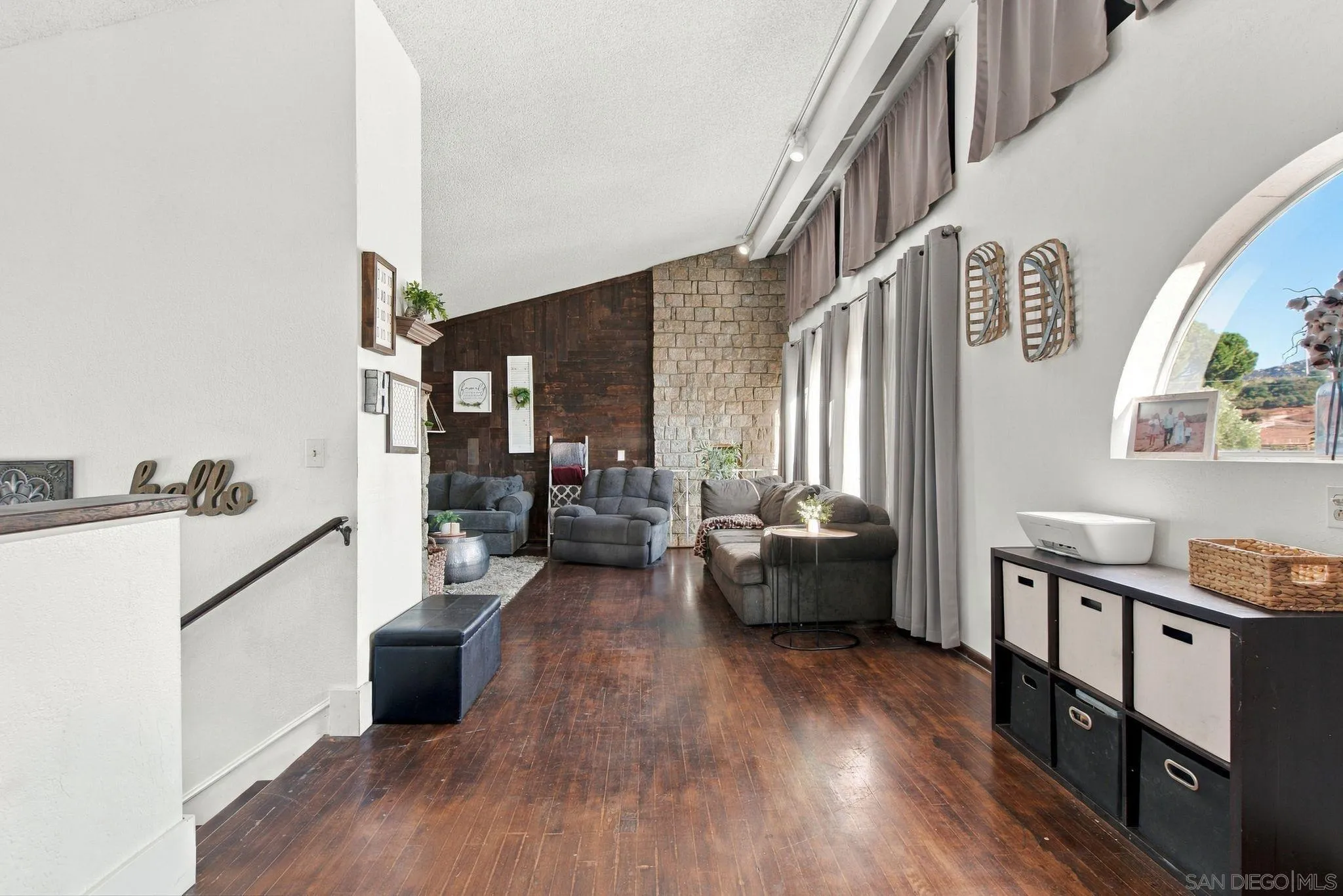 https://cdn.realtyfeed.com/cdn/127/260025012/4432d7bd5a8404263985ecb7b3edb7f8.webp
