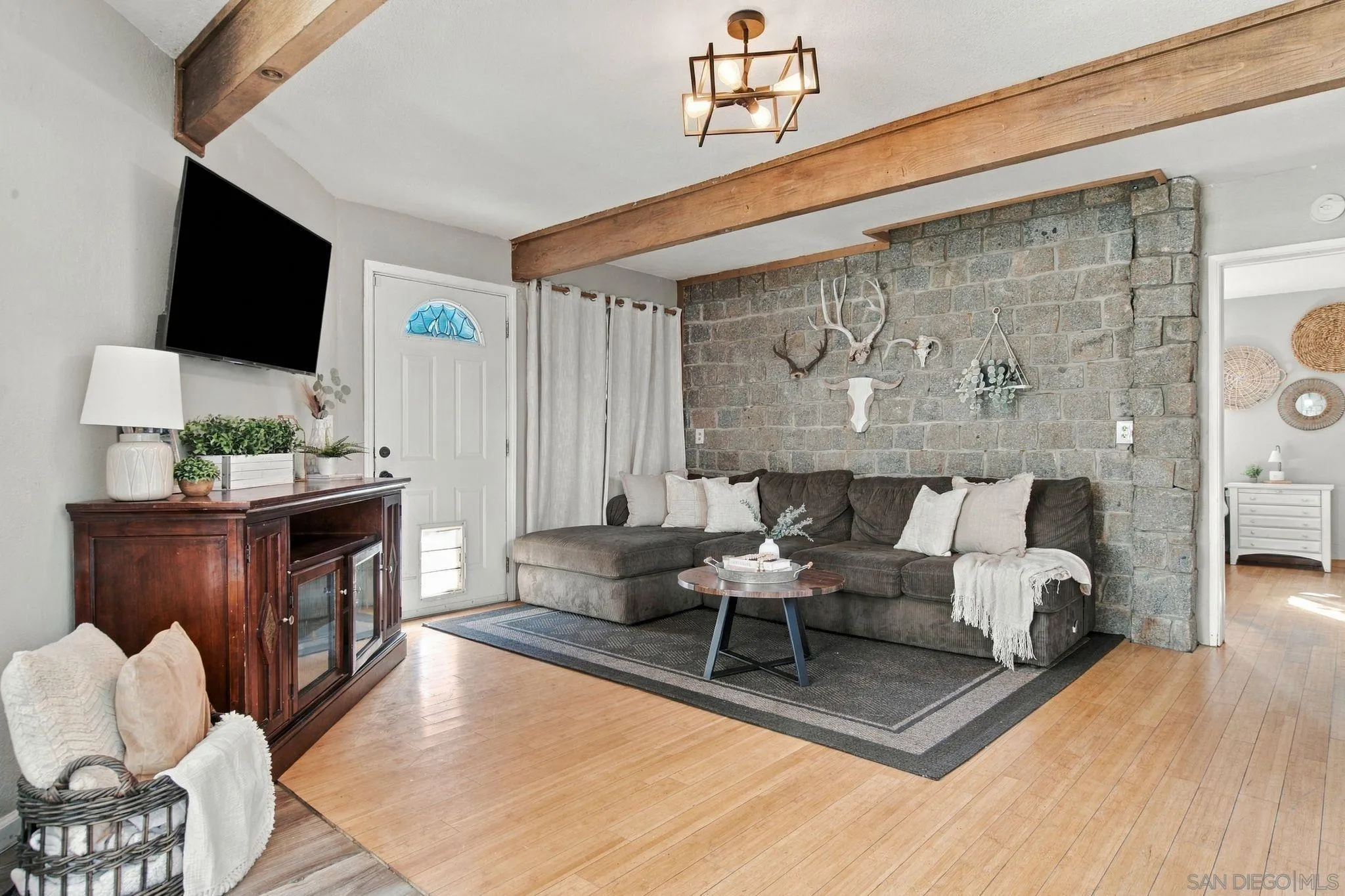 https://cdn.realtyfeed.com/cdn/127/260025012/6a011b640c9360529ed196d7d095fdb6.webp