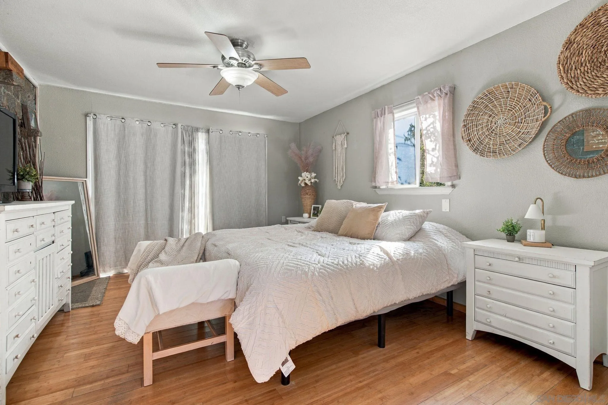 https://cdn.realtyfeed.com/cdn/127/260025012/7438aa51940fce92f03f72c2a344a1bb.webp