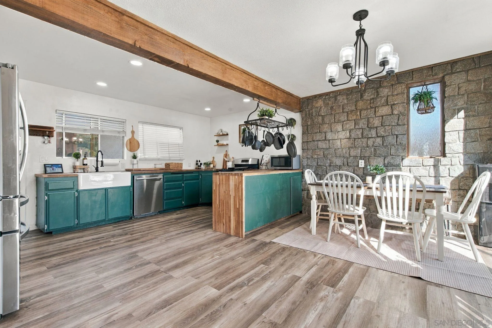 https://cdn.realtyfeed.com/cdn/127/260025012/936e90c9811c6e4e98f9c306dcb4d886.webp