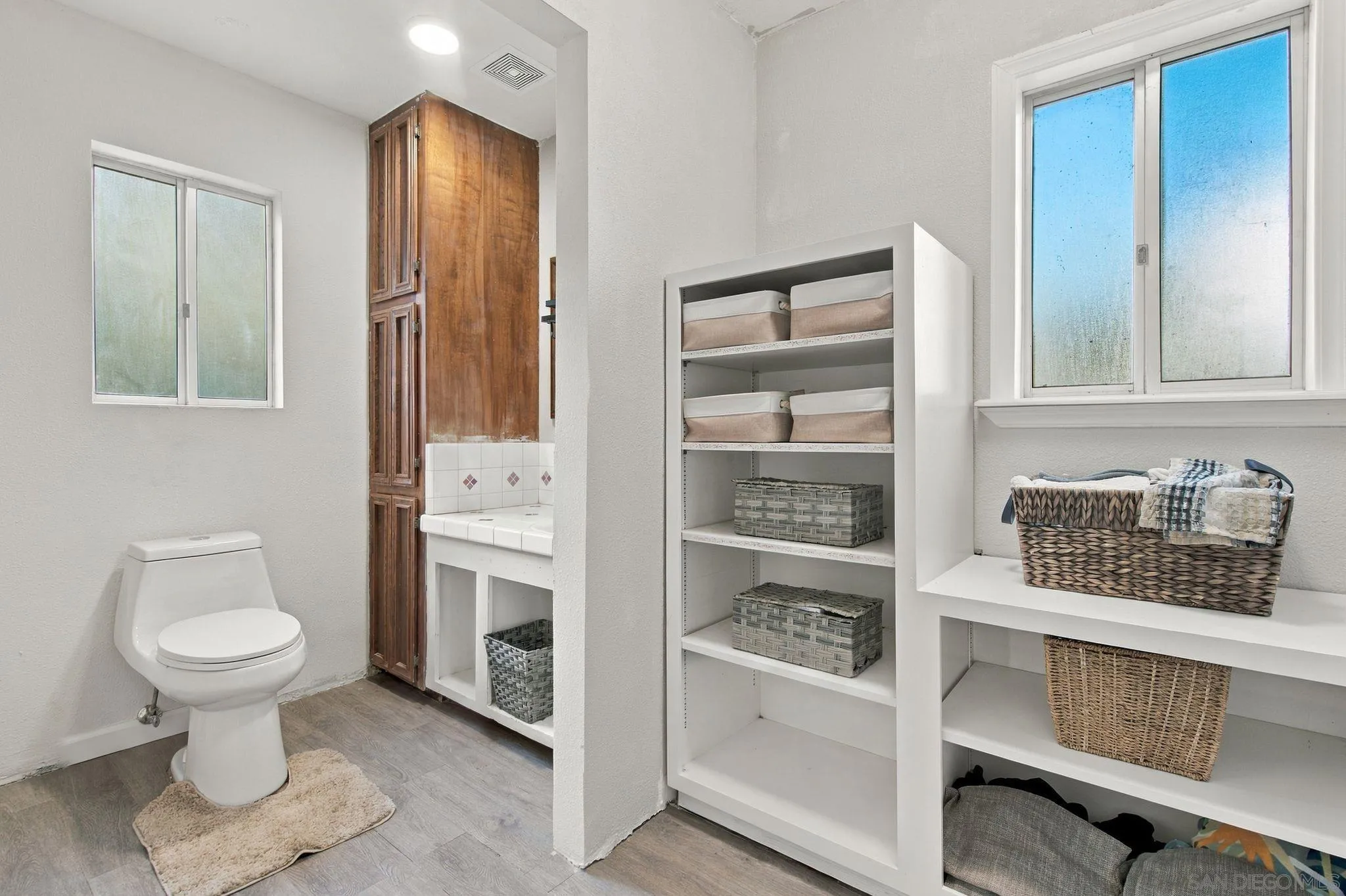 https://cdn.realtyfeed.com/cdn/127/260025012/98dbe5c585a94c85b2465a74e21d936f.webp