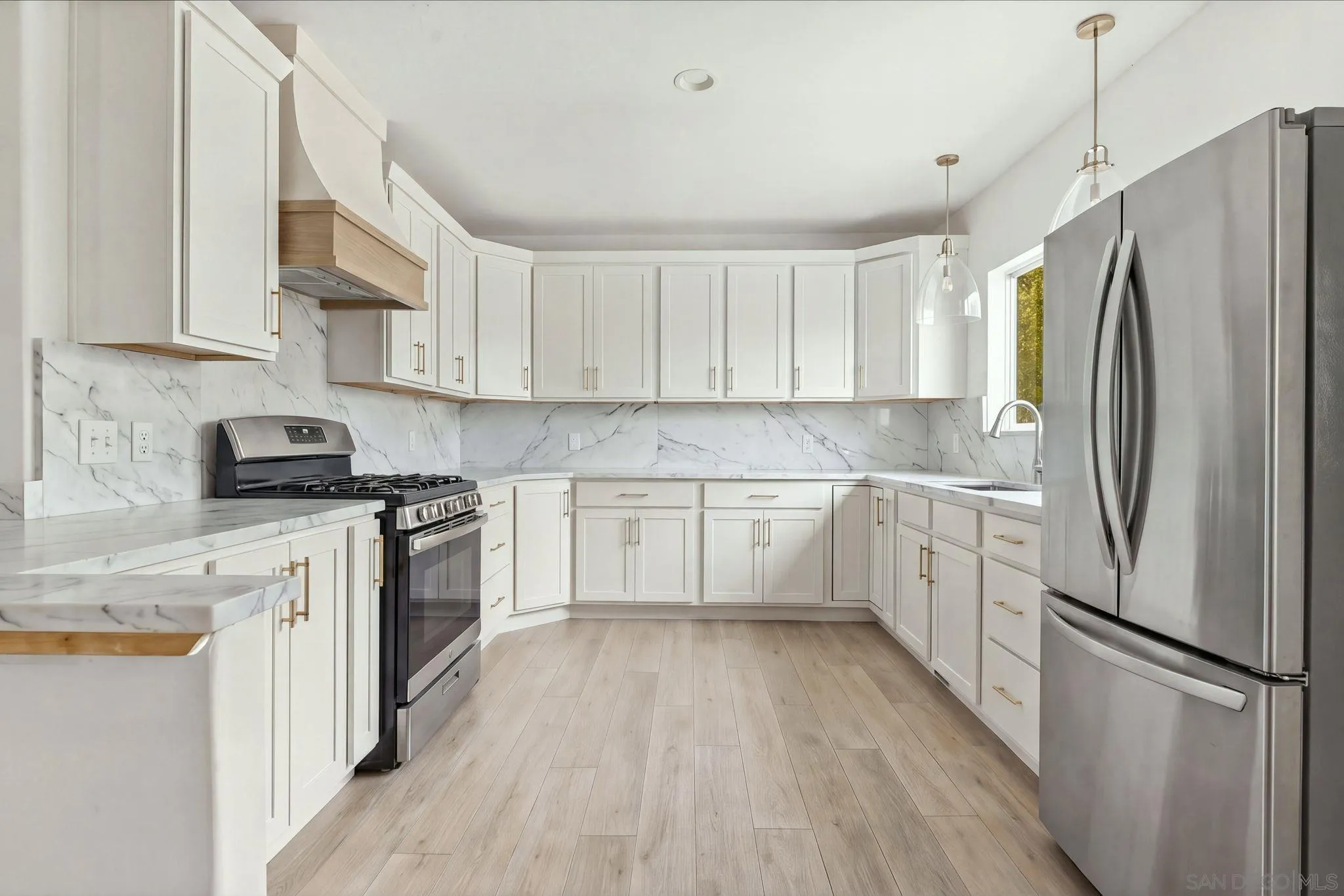 https://cdn.realtyfeed.com/cdn/127/260025012/a912a26bc7f88199af5f804c6e079a72.webp