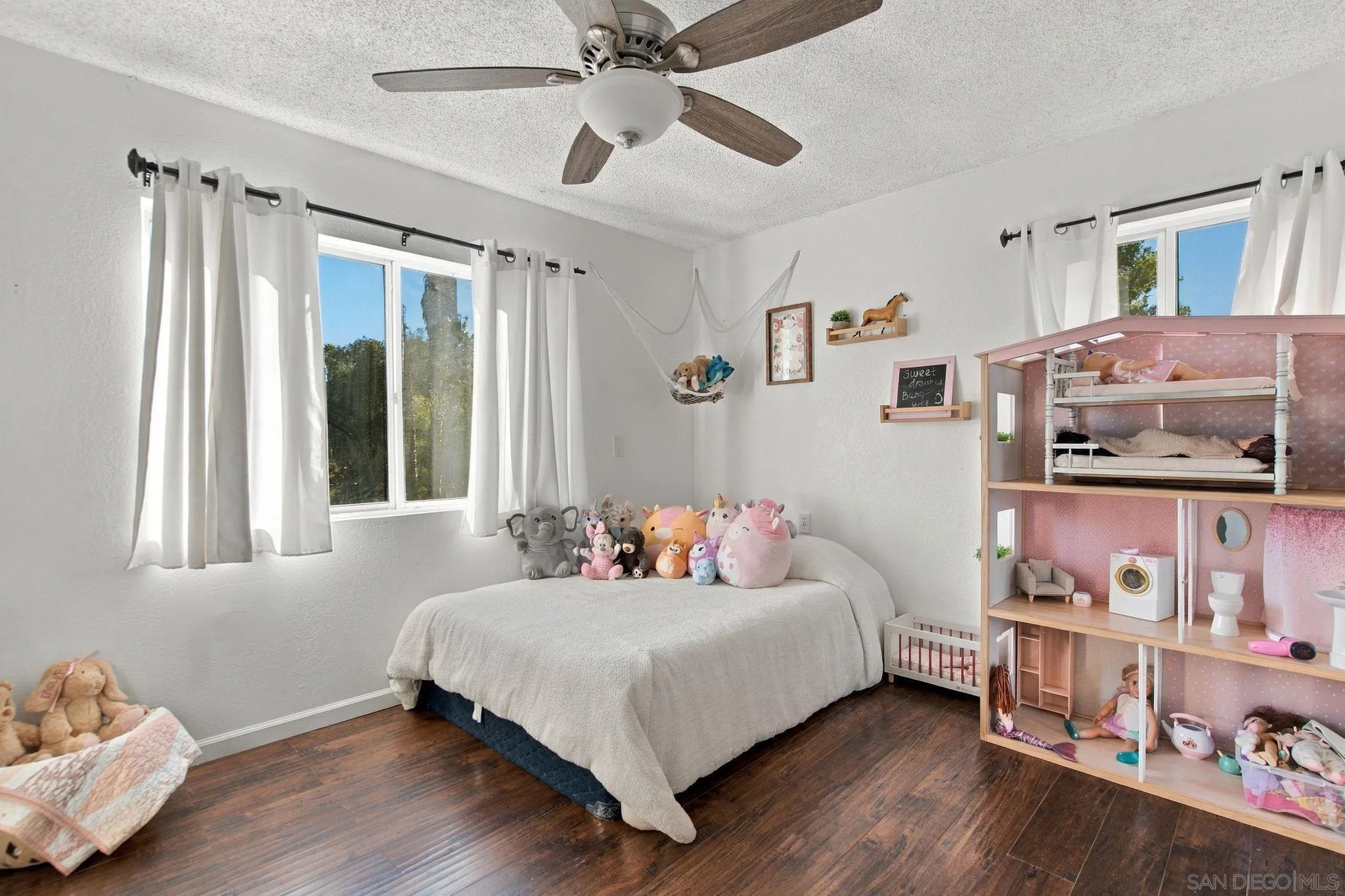 https://cdn.realtyfeed.com/cdn/127/260025012/c774a3537e4819bdbb8aecc2d48630ca.webp