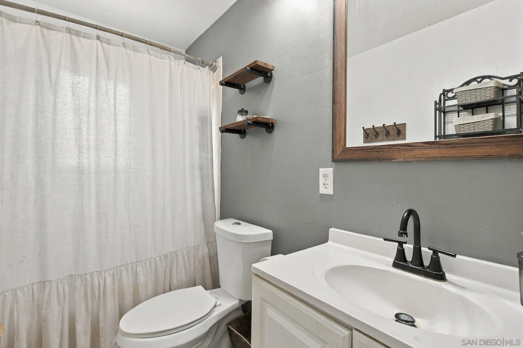 https://cdn.realtyfeed.com/cdn/127/260025012/fc2a01ecf1ae269d0f8e3ab10fd4c058.webp