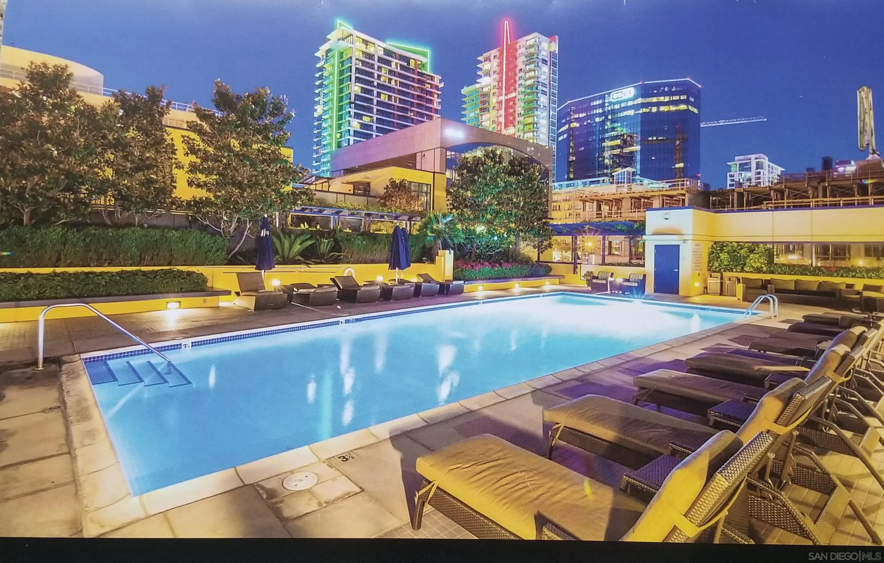 https://cdn.realtyfeed.com/cdn/127/260025014/1994cc1c5b7c630623efe0fa6f68325d.webp