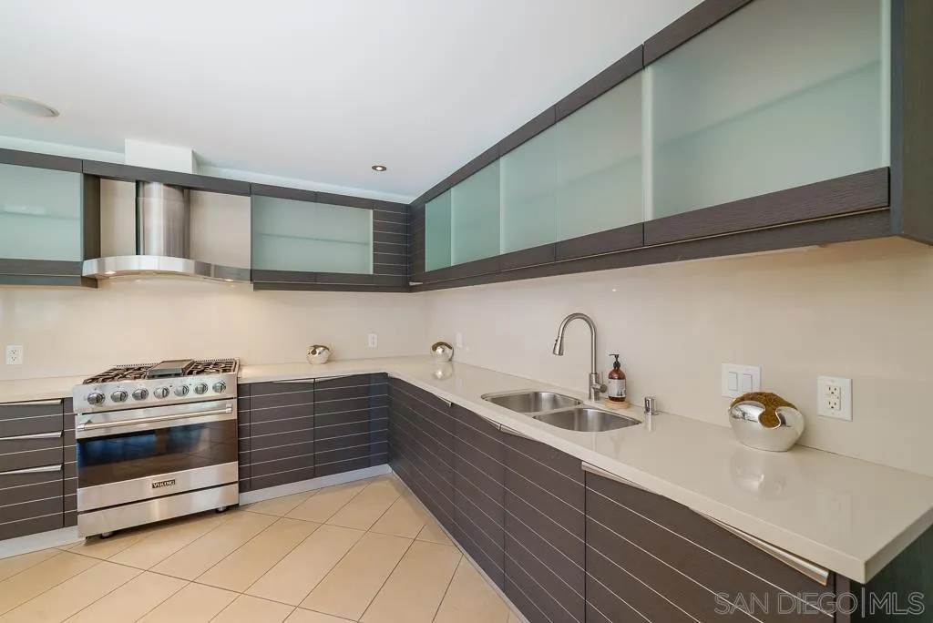 https://cdn.realtyfeed.com/cdn/127/260025014/334cbbb169ff4e9529a873b8b3a83821.webp