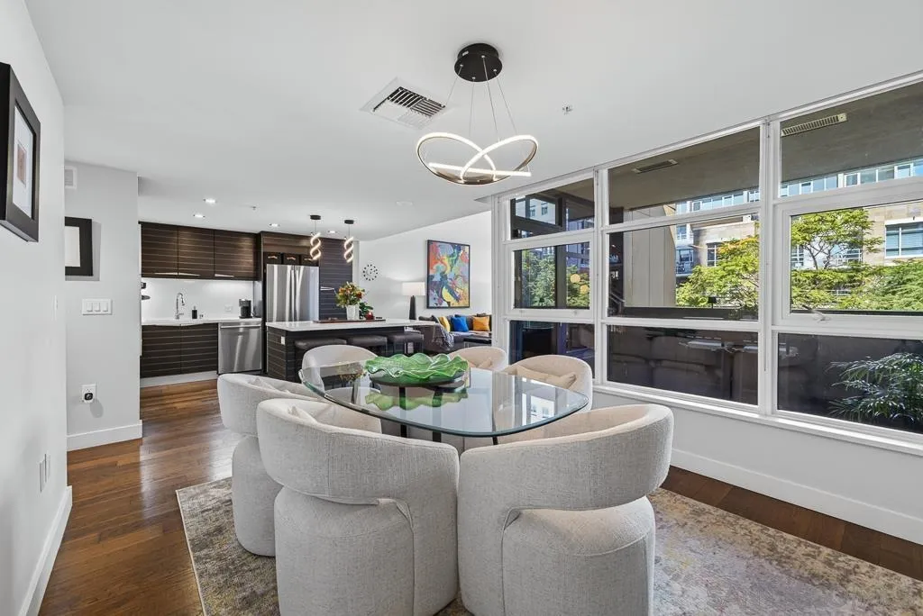 https://cdn.realtyfeed.com/cdn/127/260025014/37bfa1302213cf981fe7b2b4a573c239.webp