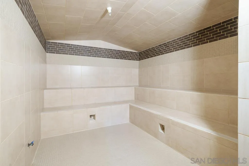 https://cdn.realtyfeed.com/cdn/127/260025014/6bb921c41bbf67df8c8815339b9da453.webp