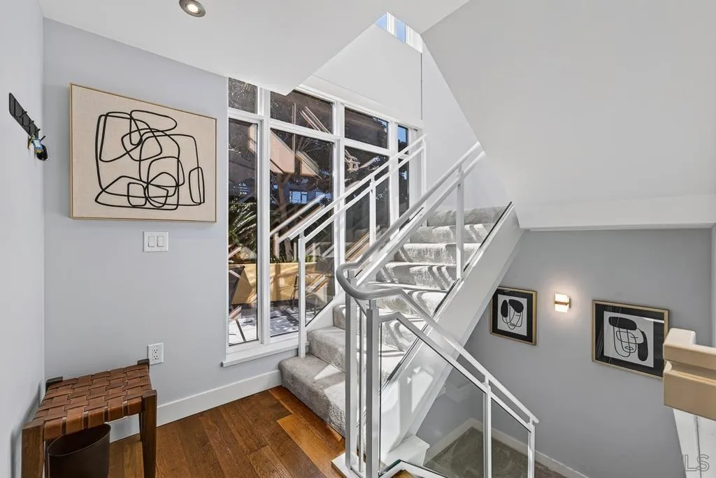 https://cdn.realtyfeed.com/cdn/127/260025014/71a83086f0462f5f89b7b6ae275167b7.webp