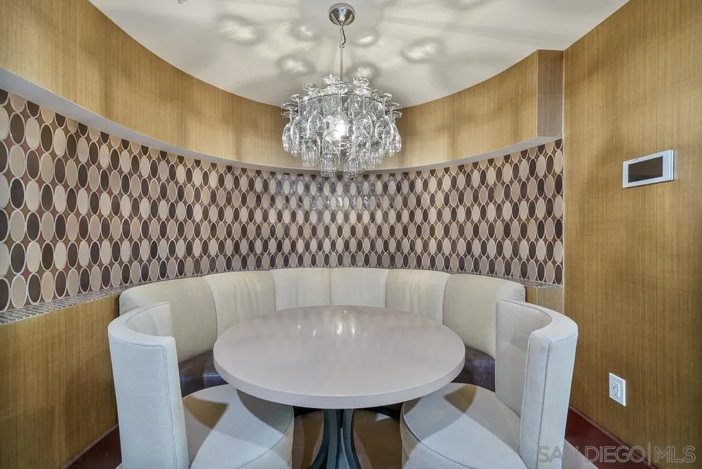 https://cdn.realtyfeed.com/cdn/127/260025014/eaf92bf4adcc5497a13dfac34efdeb57.webp