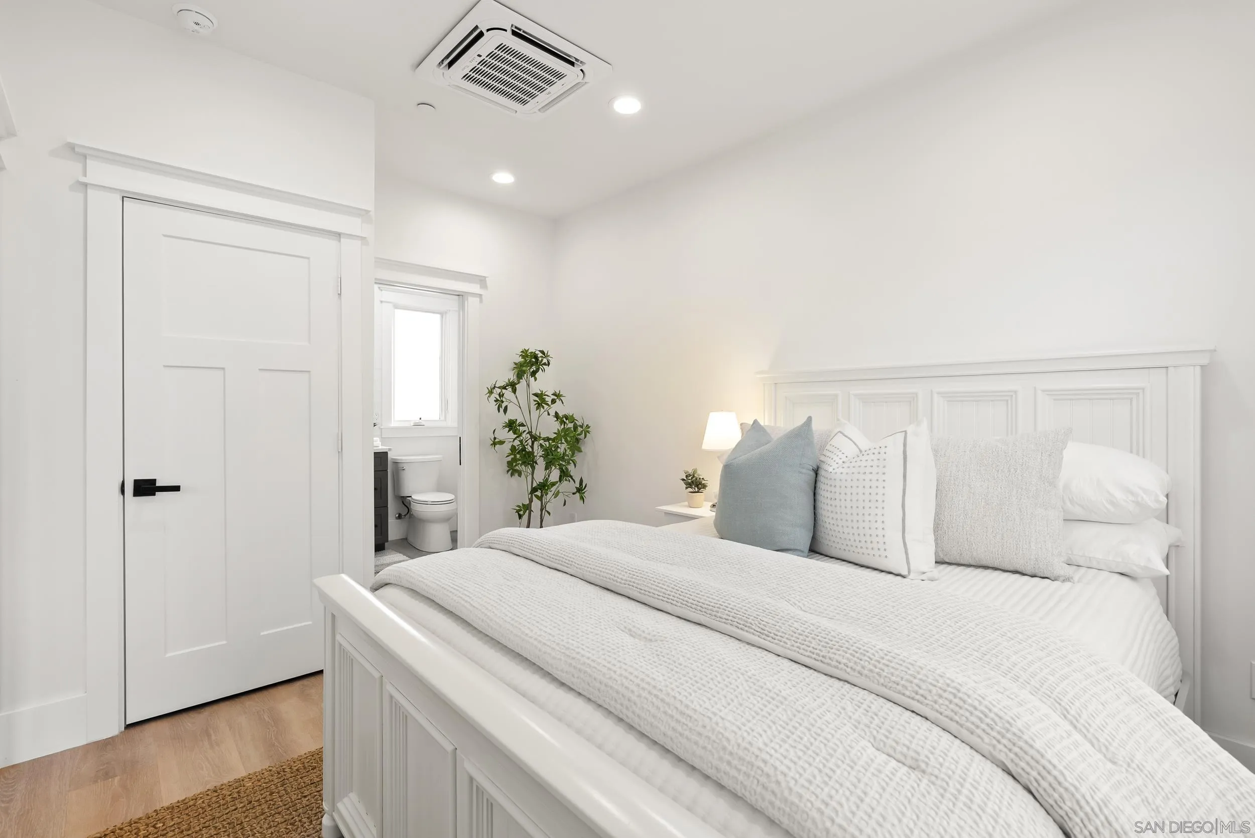 https://cdn.realtyfeed.com/cdn/127/260025015/252a201c5cdc71817dc3ca770fab374a.webp