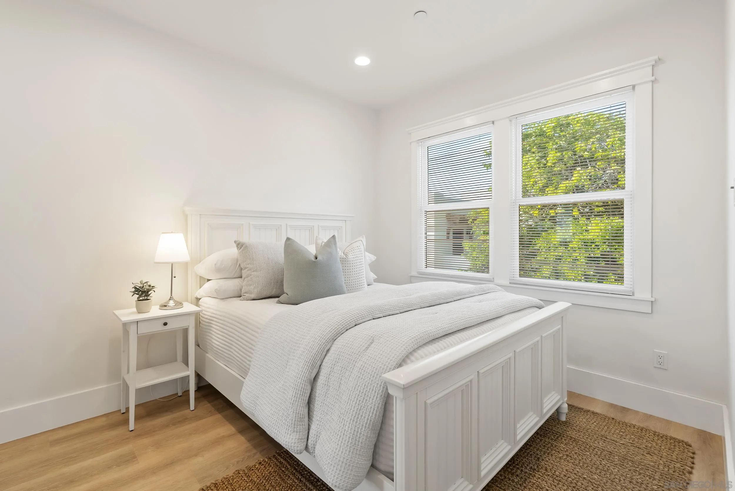 https://cdn.realtyfeed.com/cdn/127/260025015/7bf5233ed42feb6e102f1bedd921fb48.webp