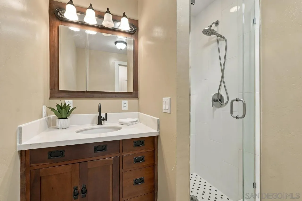 https://cdn.realtyfeed.com/cdn/127/260025015/ccac1e430b706e2a48eefd8683a4075b.webp