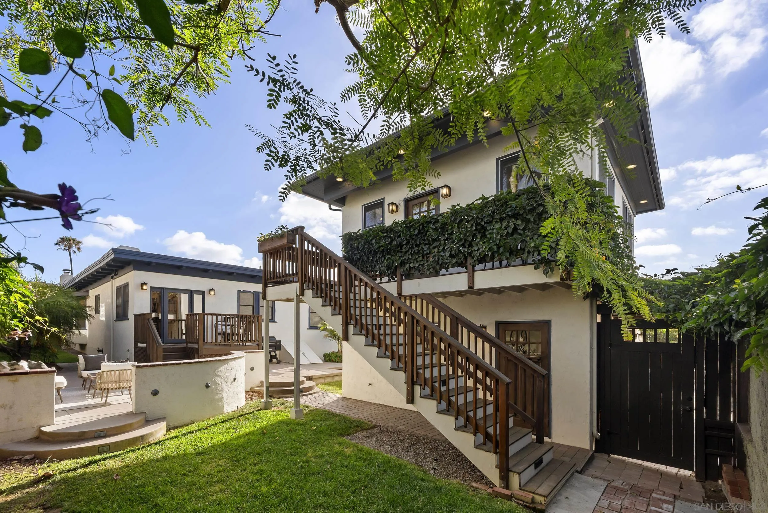 https://cdn.realtyfeed.com/cdn/127/260025015/dc5eebdb5b511aaccd9b7af202c6e4cd.webp