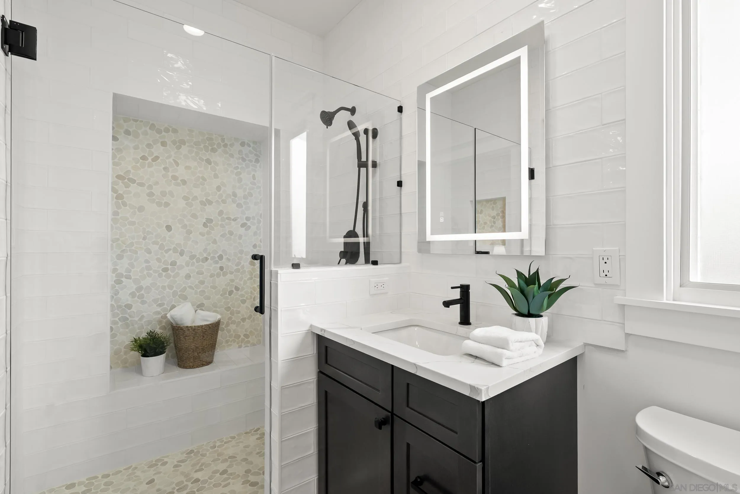 https://cdn.realtyfeed.com/cdn/127/260025015/e9e083d4c462501428f1f978f676343f.webp