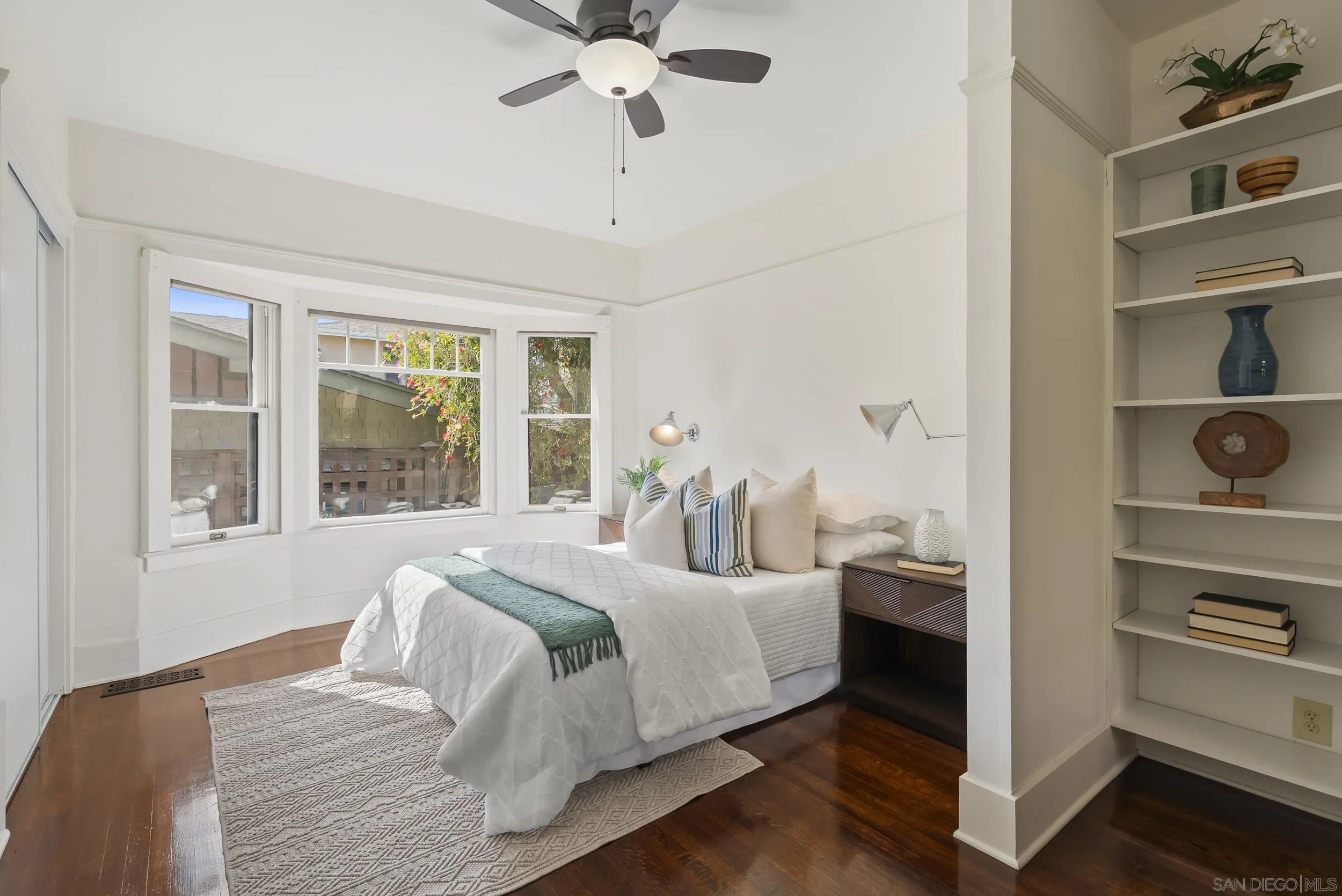https://cdn.realtyfeed.com/cdn/127/260025015/fe9d3a903c0c94985ee70456eeaad3a8.webp