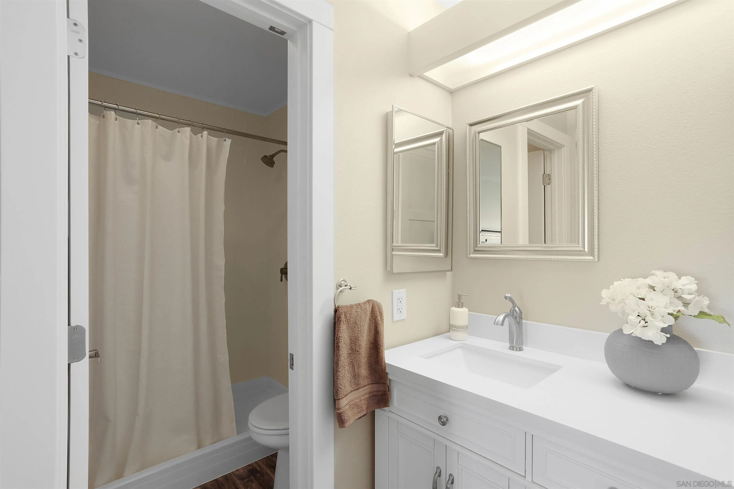 https://cdn.realtyfeed.com/cdn/127/260025016/196df09b2dfc4d014de47ab55f6a7620.webp