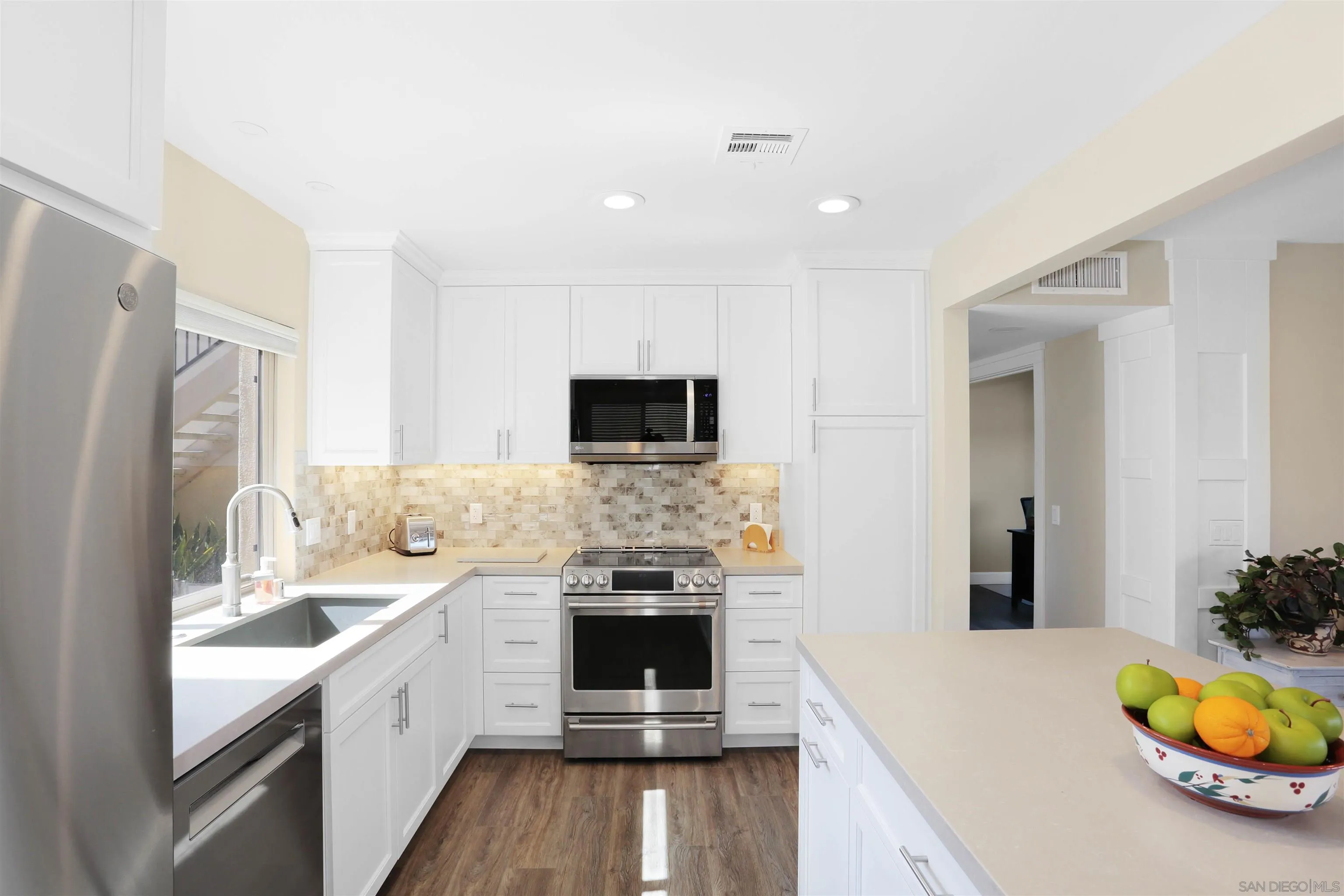 https://cdn.realtyfeed.com/cdn/127/260025016/328857124f5426657575b5487527fb06.webp