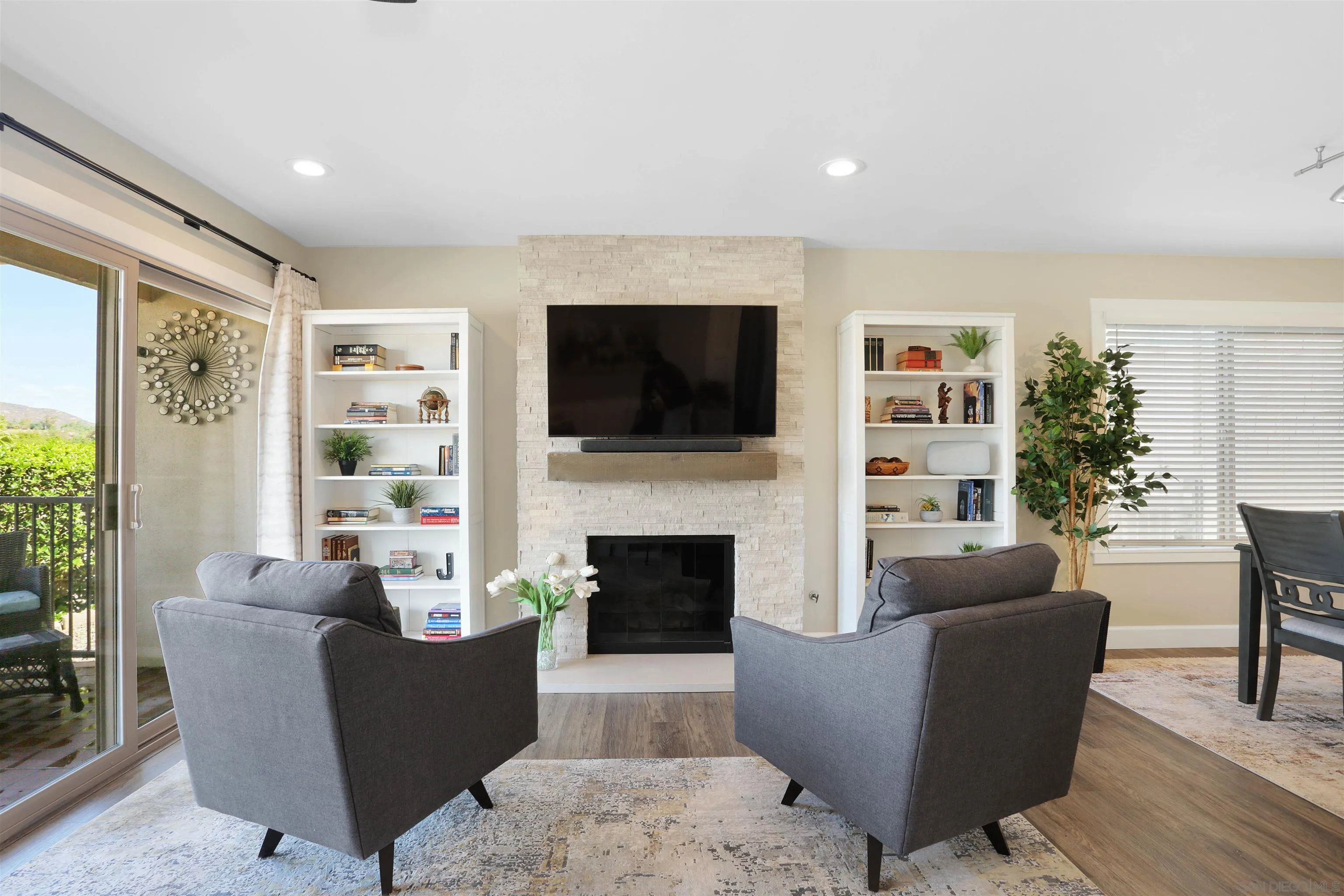 https://cdn.realtyfeed.com/cdn/127/260025016/4475f77e0c1aadf9e31c706019f20370.webp