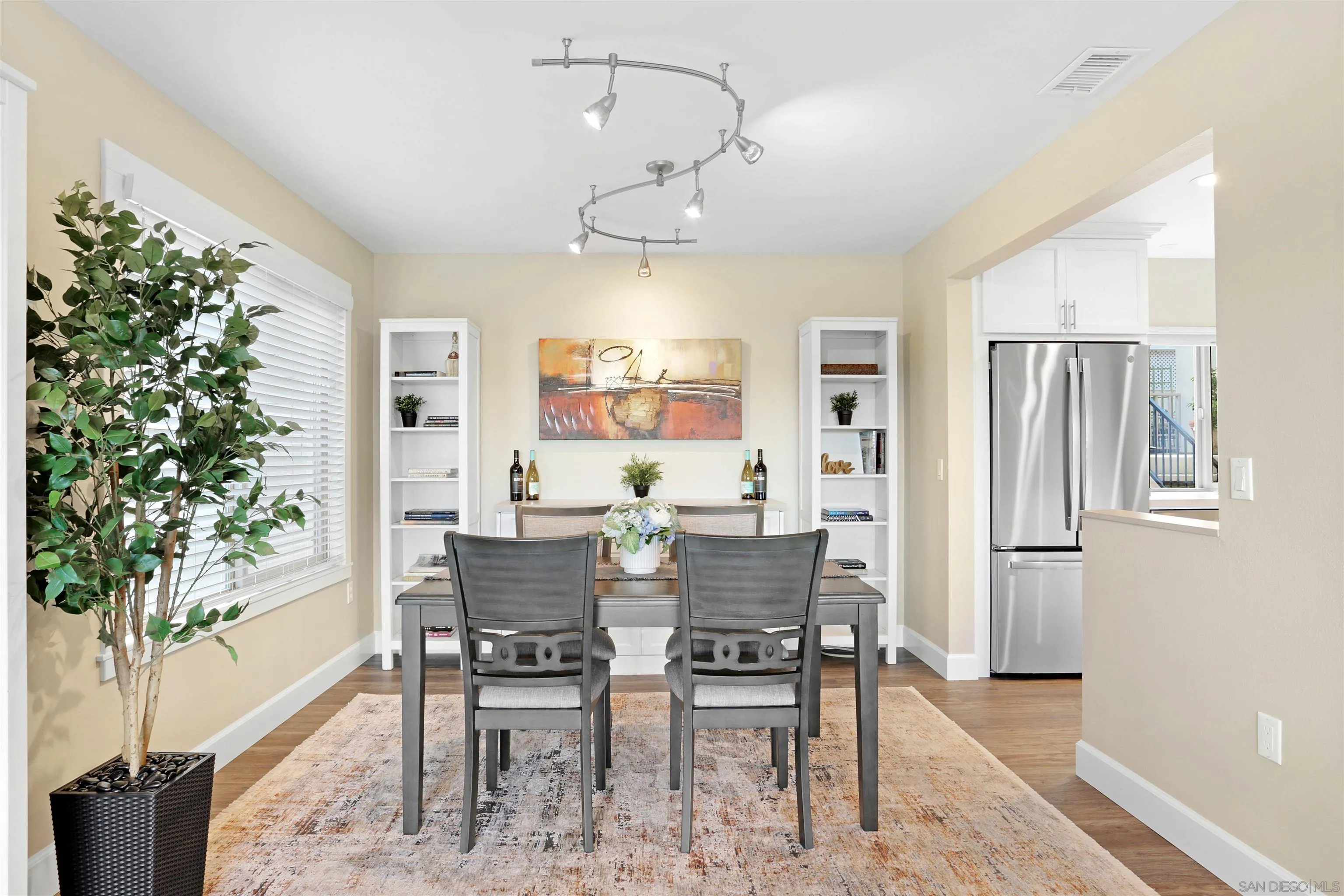 https://cdn.realtyfeed.com/cdn/127/260025016/9968b3fdcab8407d1e86e1cc4f05236c.webp