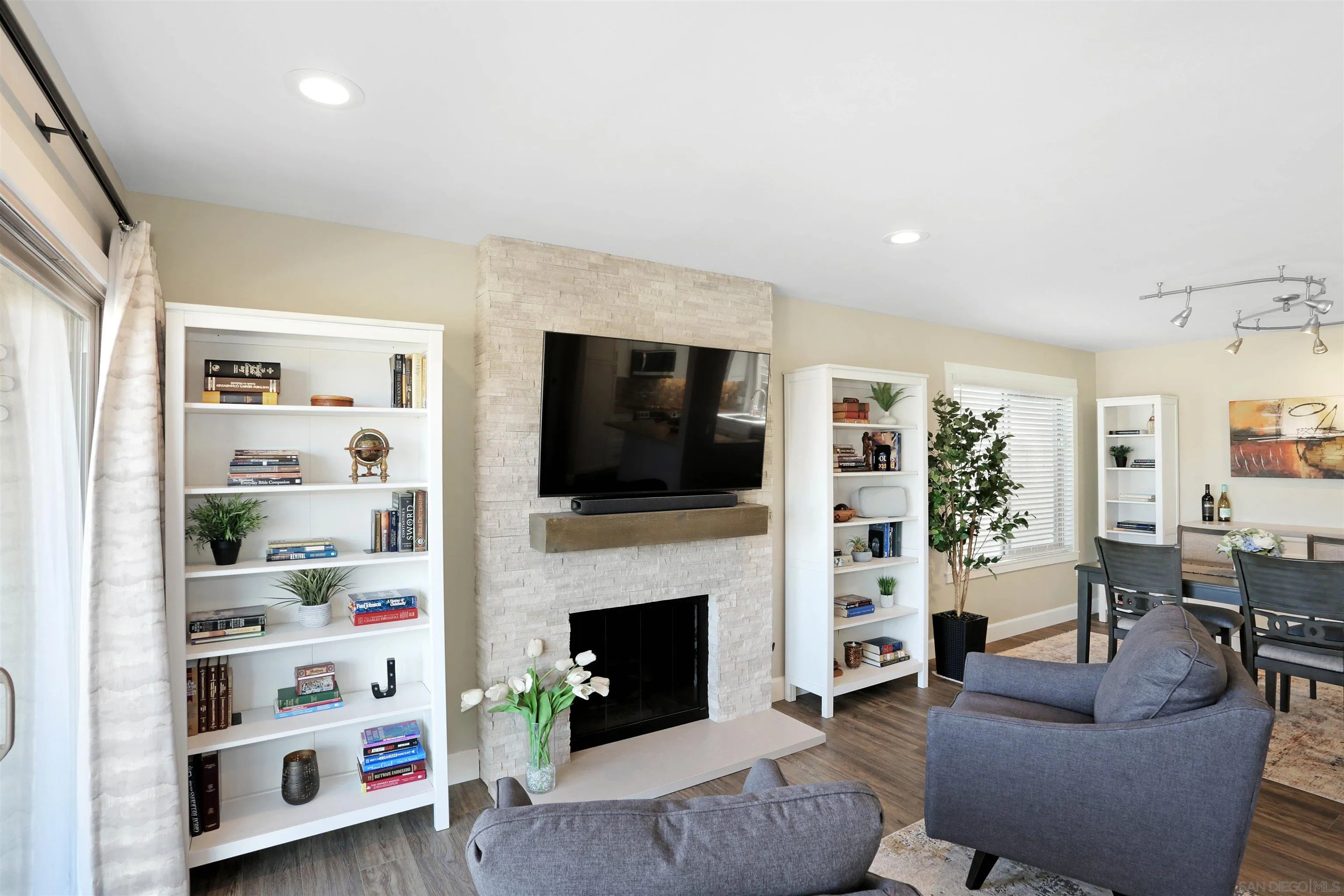https://cdn.realtyfeed.com/cdn/127/260025016/cdb57147dc75eaabd0c0ed7f88ccae8b.webp
