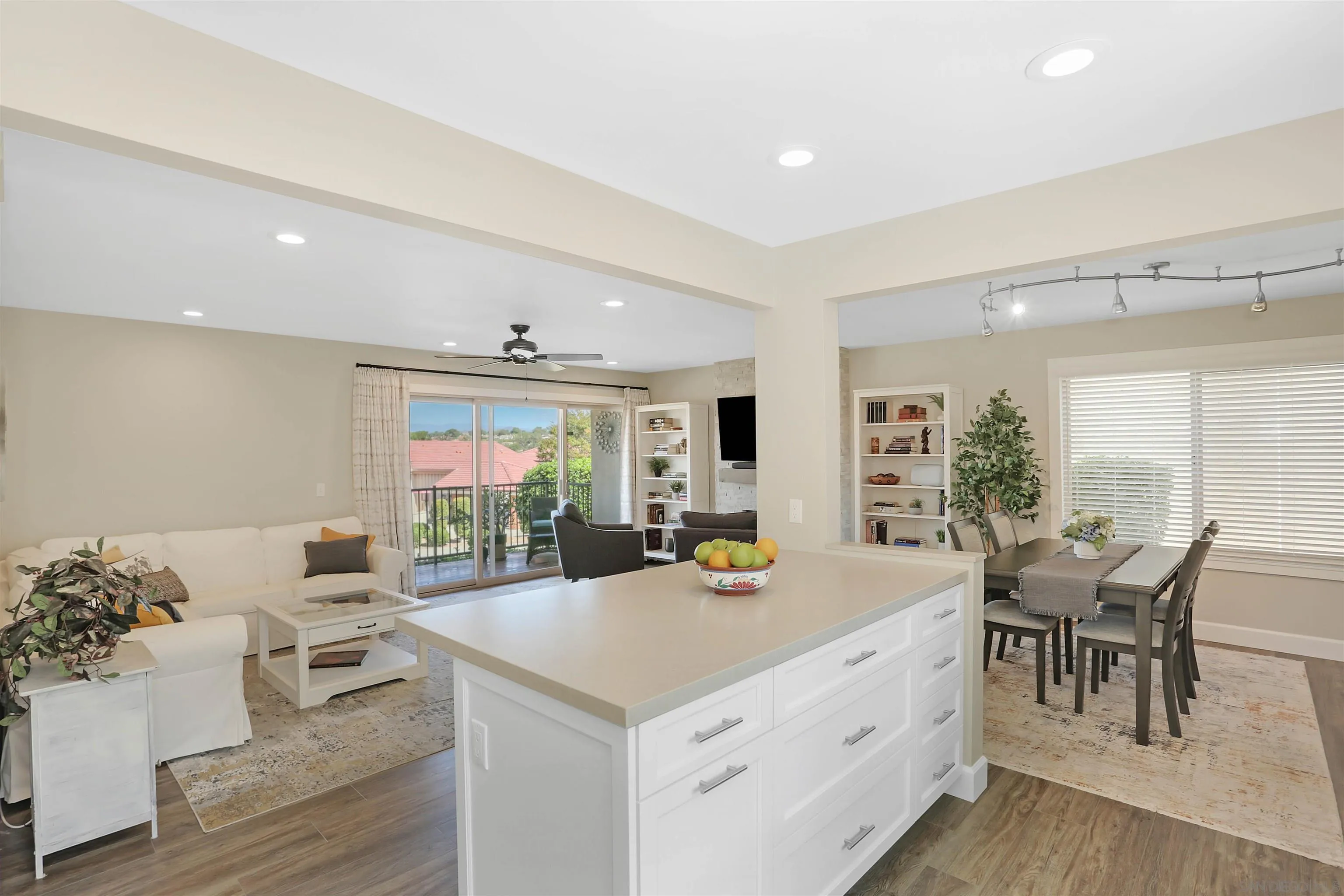 https://cdn.realtyfeed.com/cdn/127/260025016/debe45a215f26ca487ac62ac2288f36e.webp