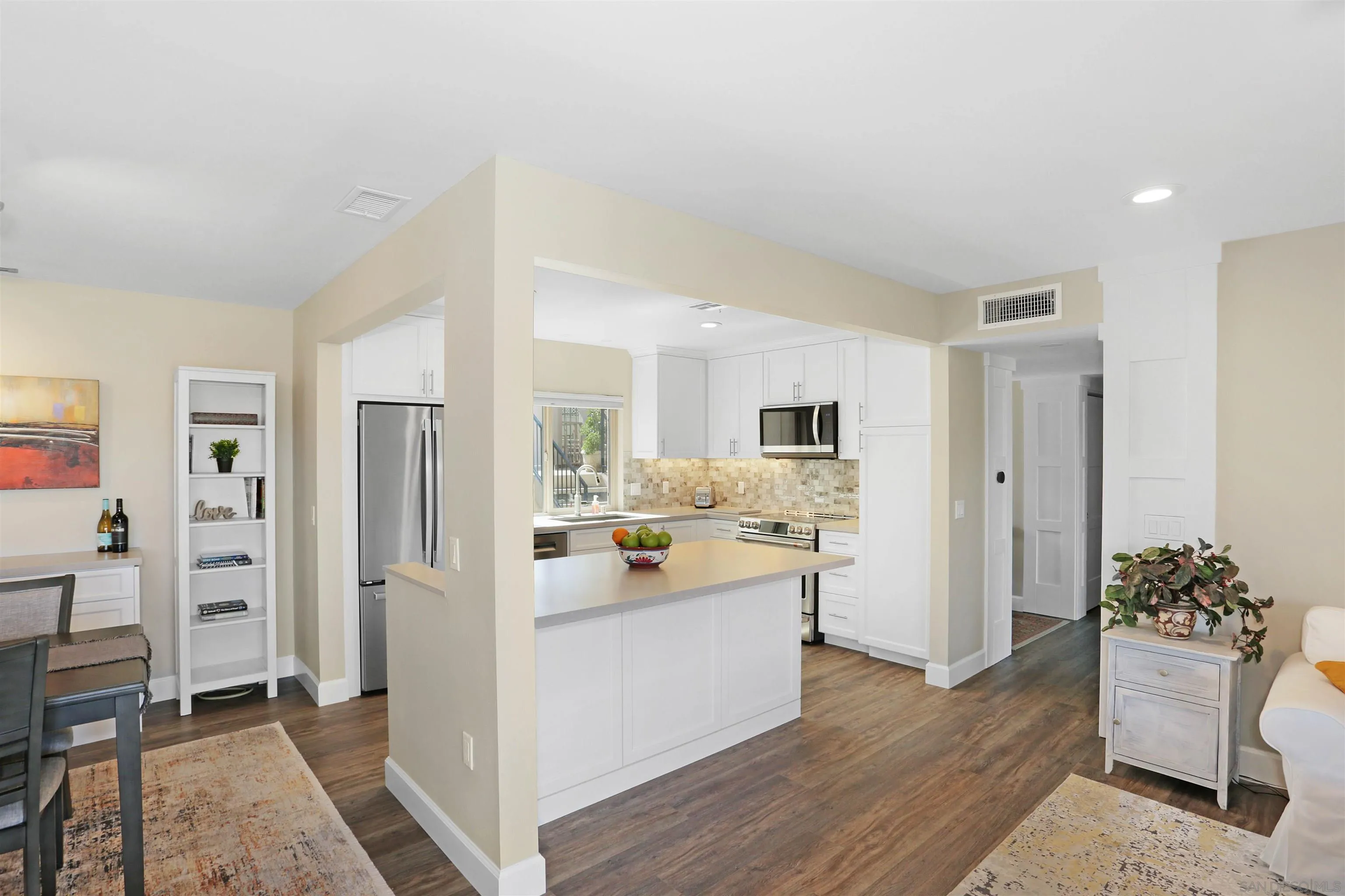 https://cdn.realtyfeed.com/cdn/127/260025016/eebfabad5b1200bed769d35a793541a7.webp