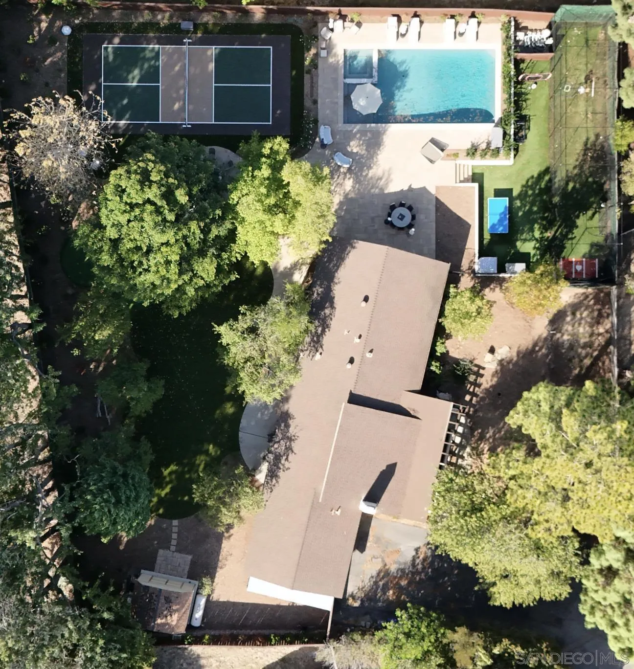 834 Cole Ranch Rd., Encinitas, CA 92024 834 Cole Ranch Rd., Encinitas, CA 92024