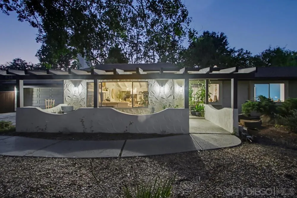https://cdn.realtyfeed.com/cdn/127/260025017/72f83417d5e3e5cfad54df0c9515f54b.webp