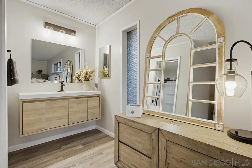 https://cdn.realtyfeed.com/cdn/127/260025017/9bc5f875e77ece3e1f3e8defbcd2d9fb.webp