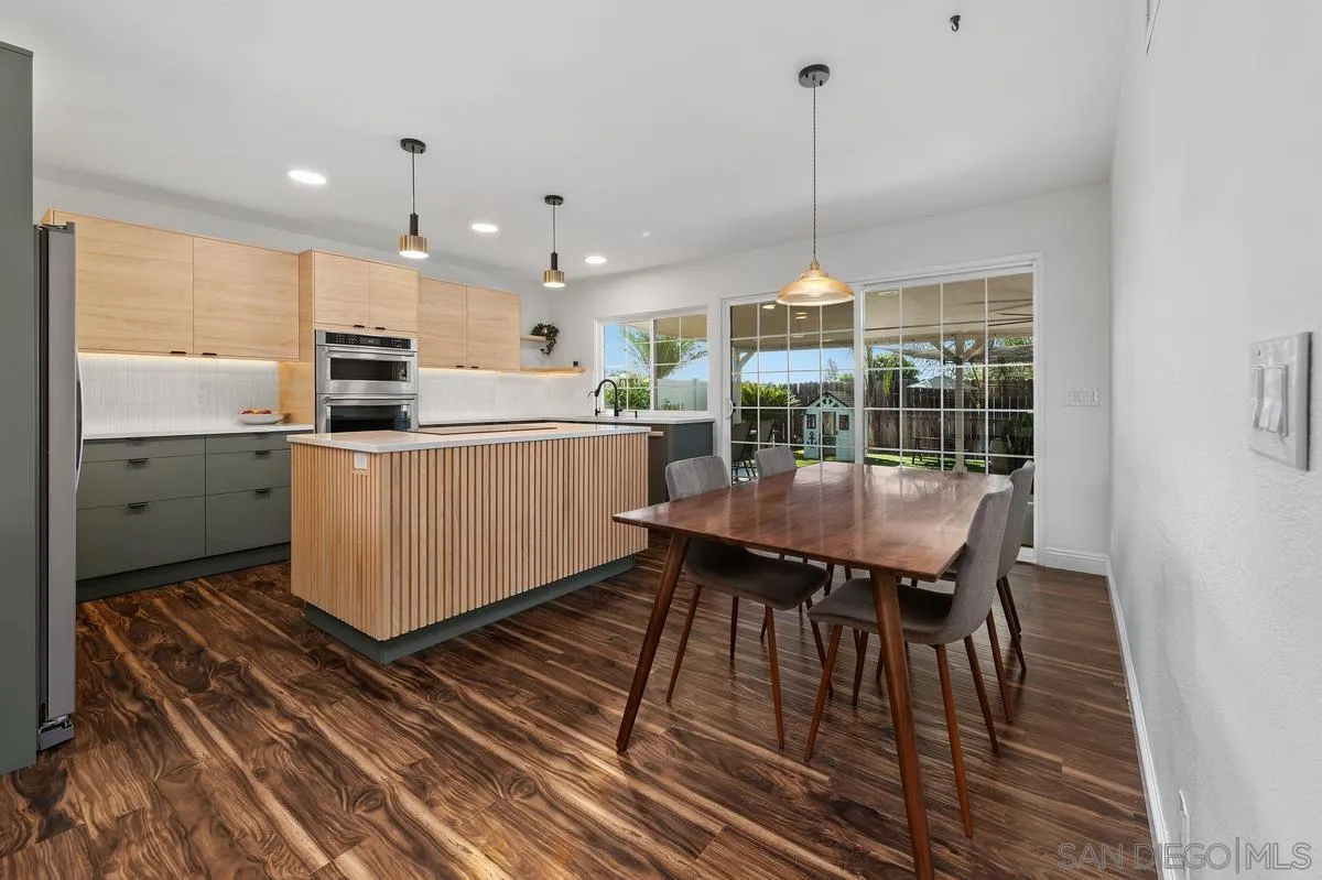 9911 Via Debbie, Santee, CA 92071