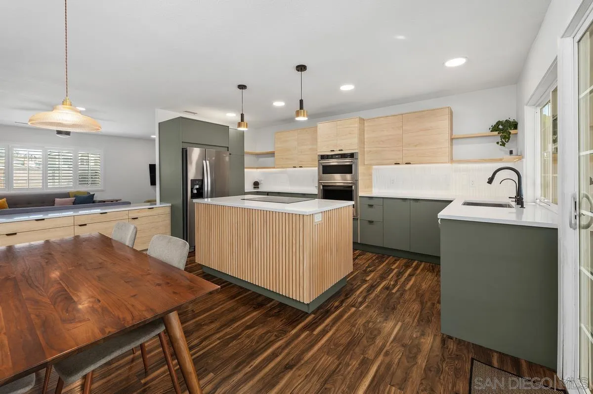 https://cdn.realtyfeed.com/cdn/127/260025018/e259fdbb37bf32ebbdcd2dfad30d5f06.webp