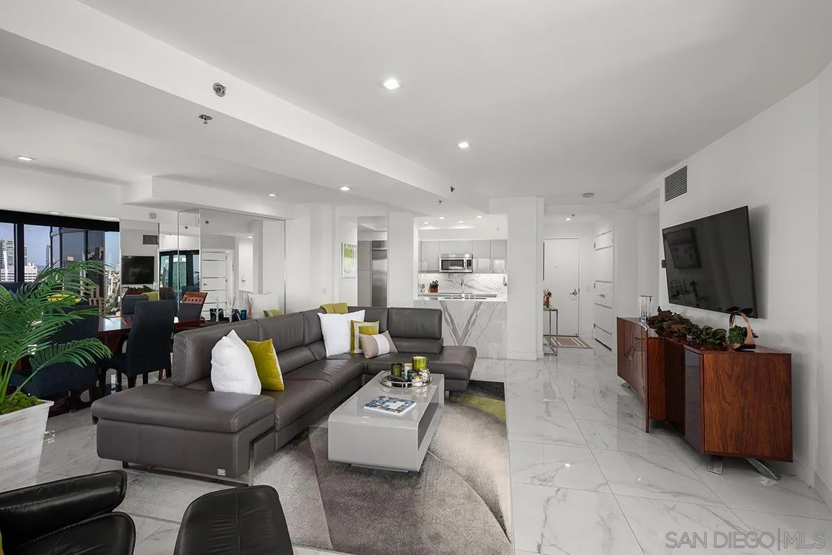https://cdn.realtyfeed.com/cdn/127/260025019/1867a3cb2438a4576c91781b2cd8fbfa.webp