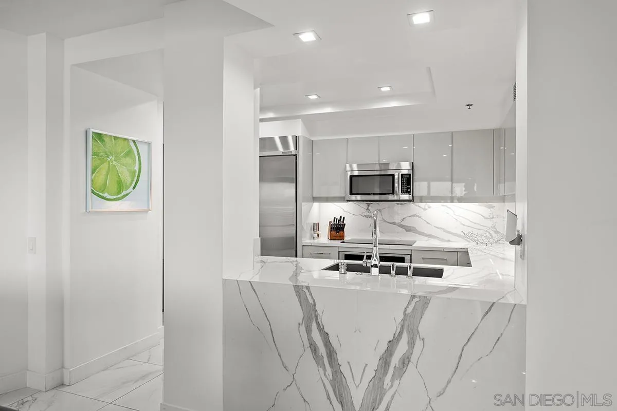 https://cdn.realtyfeed.com/cdn/127/260025019/34de4a41a4be23d152232bed67048de4.webp