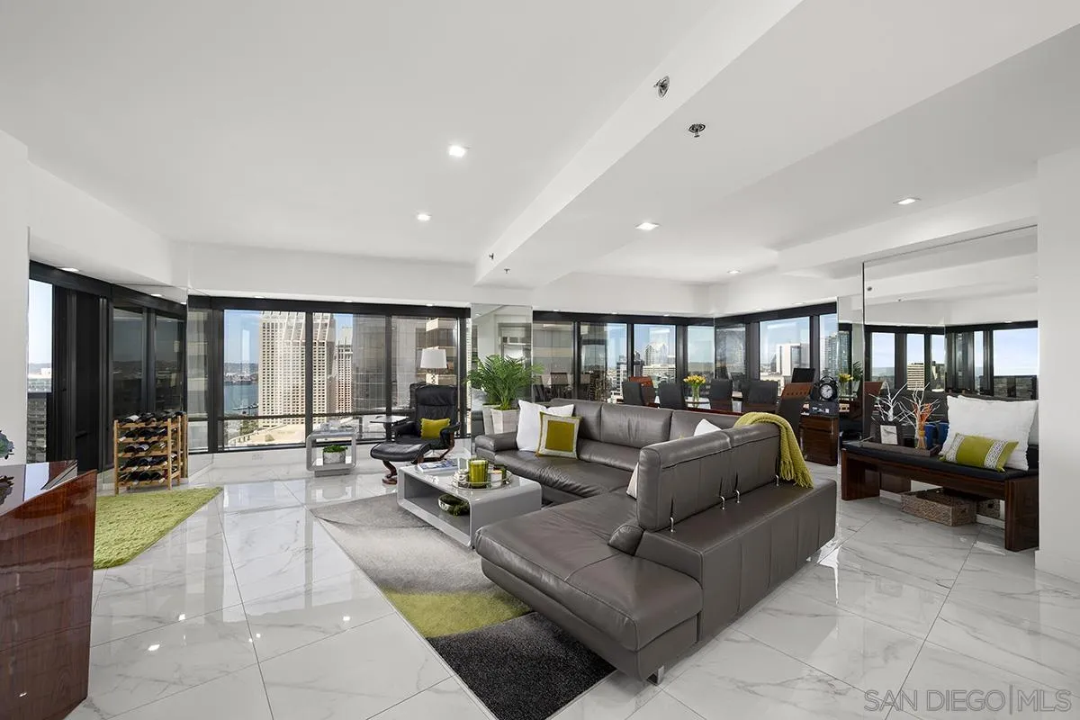 https://cdn.realtyfeed.com/cdn/127/260025019/487e3755f0cf89293fc8bbf40177aba7.webp